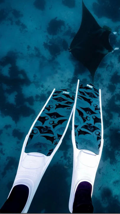 Divermon Manta Free Diving Fins - Premium Composite Soft Blades for Spearfishing & Snorkeling | Perfect for Ocean Exploration & Underwater Photography