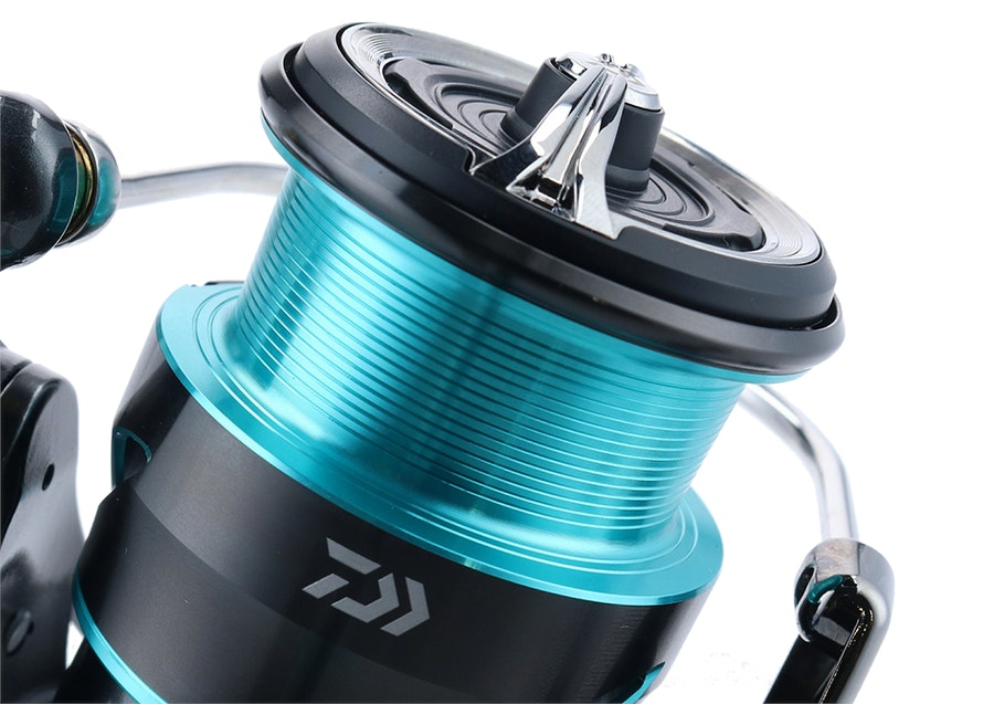 Daiwa 21 Emeraldas Air FC LT Spin Fishing Reel - Ultra Lightweight Saltwater & Freshwater Spinning Reel for Bass, Trout & Inshore Fishing