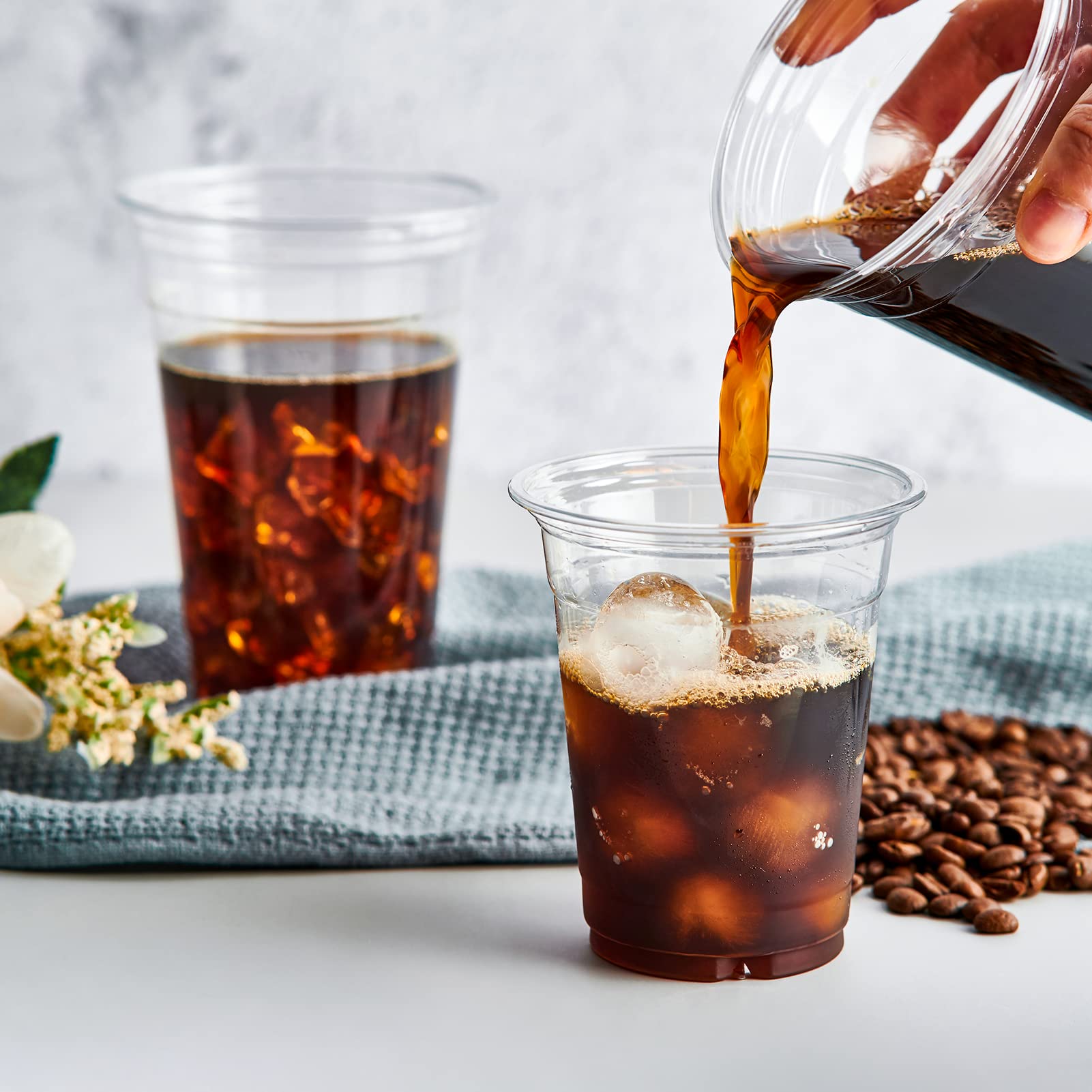 100 Sets of 12 oz Clear Plastic Cups with Flat Lids - Disposable Drinking Cups for Ice Coffee, Smoothie, Slurpee & Cold Beverages - Perfect for Parties, Picnics, and Takeout Drinks