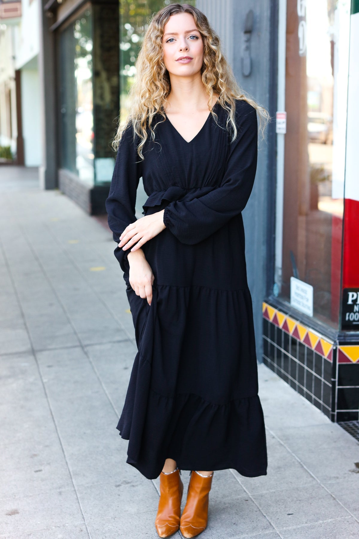 Elegant Black Pintuck Detail Frill V-Neck Maxi Dress for Women | Summer Beach Wedding Party Formal Evening Gown