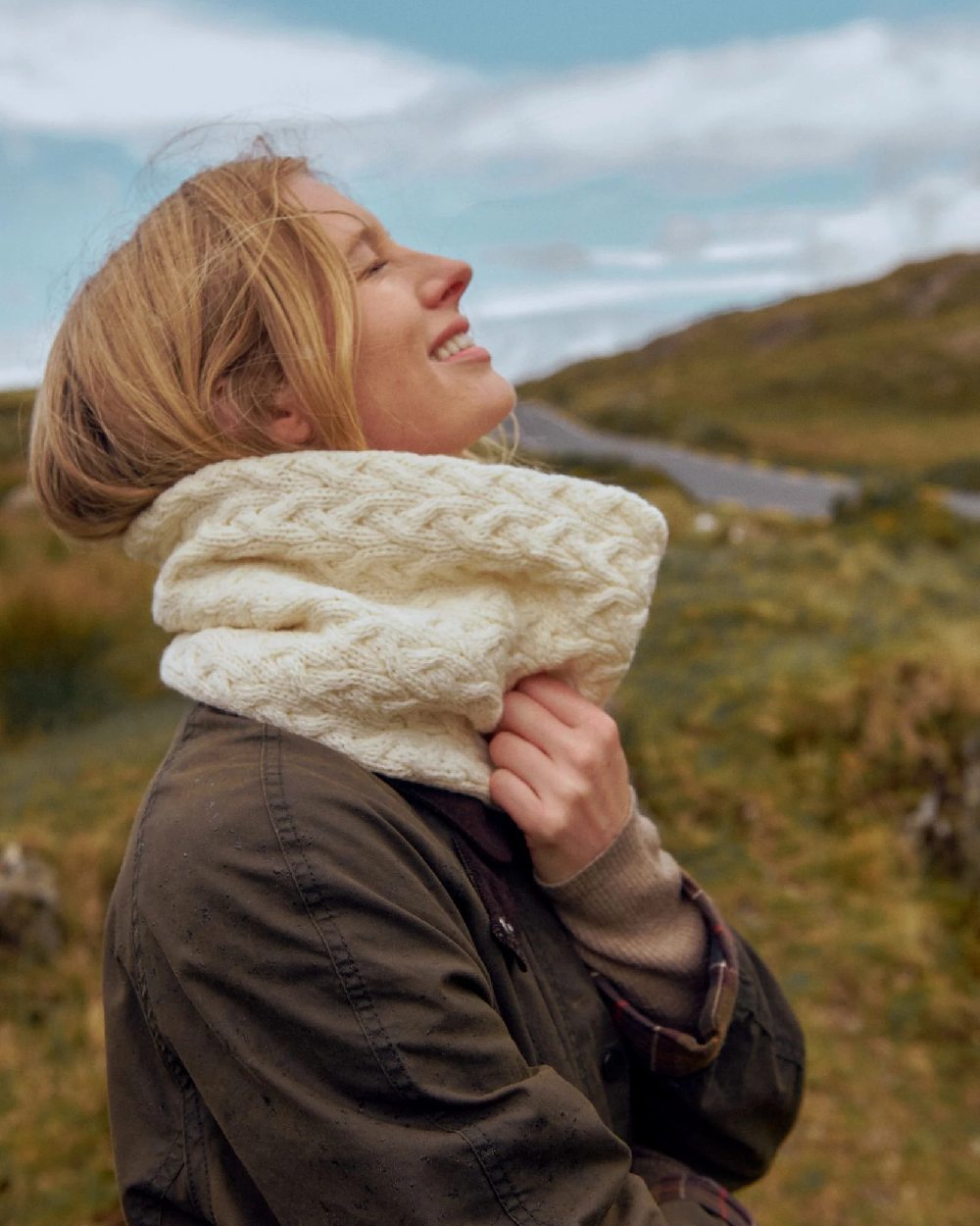 Aran Merino Wool Snood Scarf - Warm & Soft Winter Neck Warmer for Men & Women - Perfect for Skiing, Hiking & Outdoor Activities
