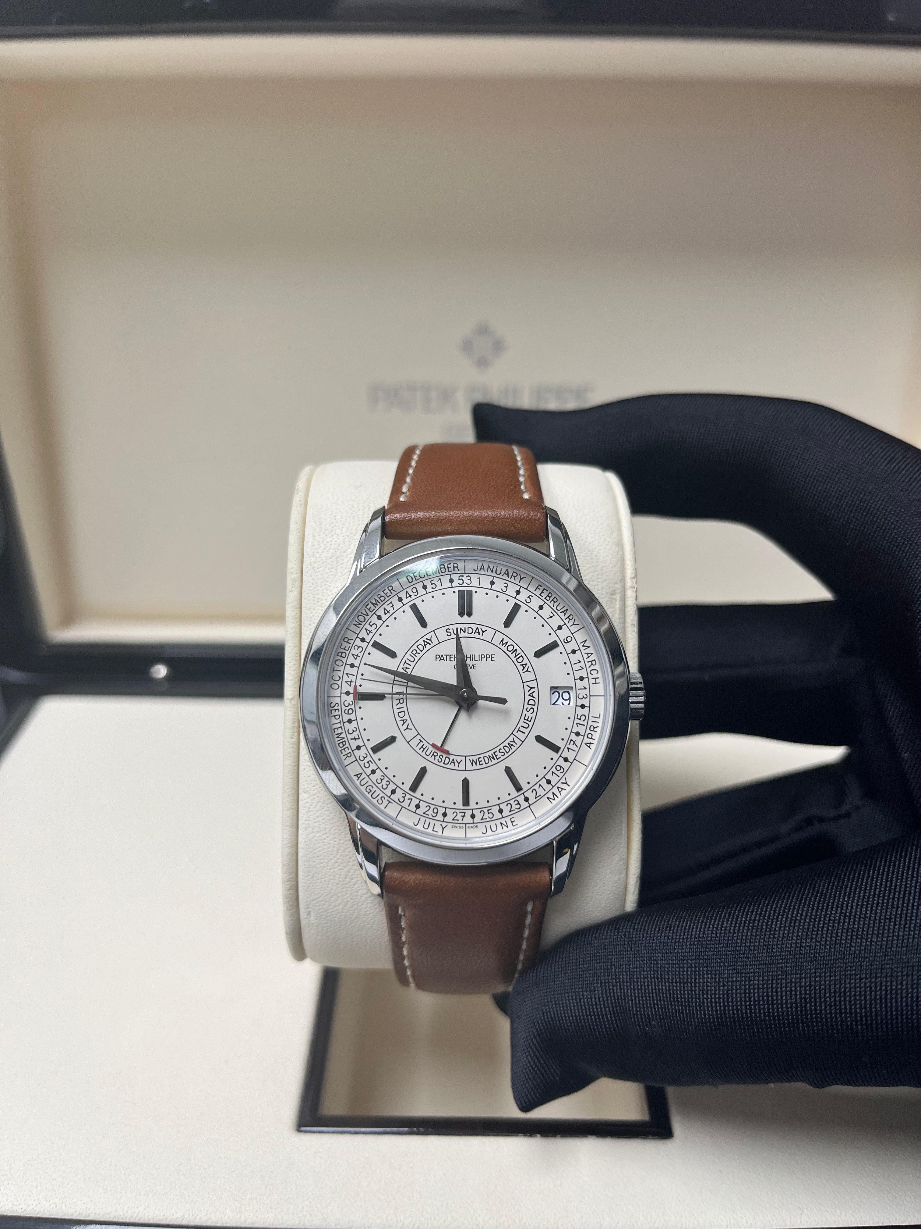 Patek Philippe Calatrava 5212A-001 Automatic Watch with Weekly Calendar - Silvery Opaline Dial, Stainless Steel Case - Luxury Dress Watch for Business & Formal Occasions