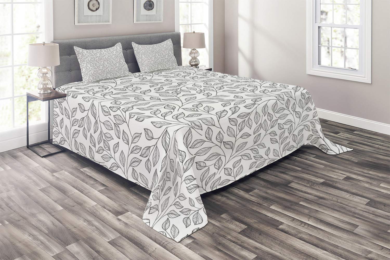 Ambesonne King Size 3-Piece Quilted Bedspread Set with 2 Pillow Shams - Hand Drawn Floral Pattern in Black & White - Minimalist Rustic Country Style Bedding for Master Bedroom, Guest Room or Farmhouse Decor