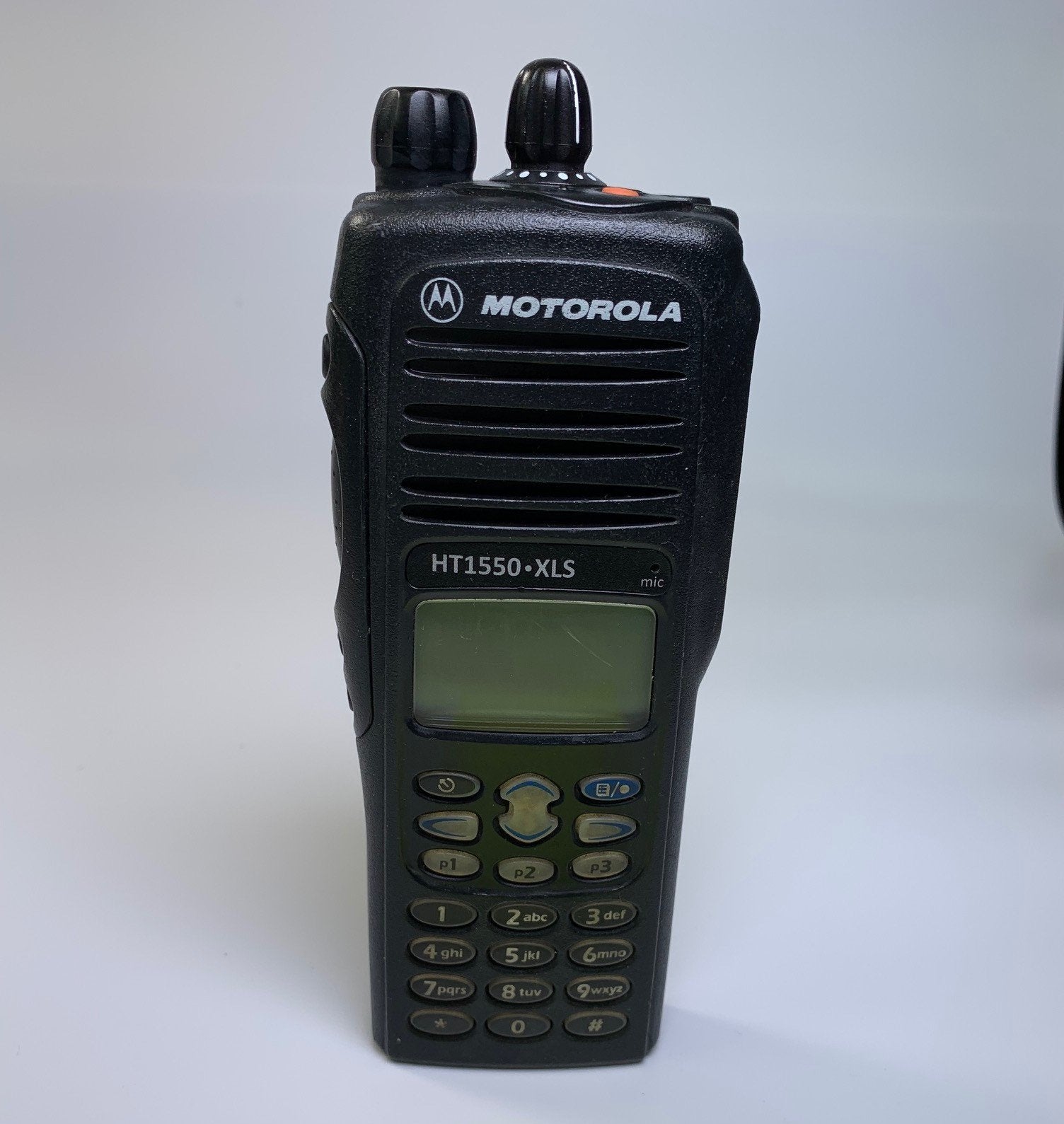 Motorola HT1550XLS AAH25SDN9DU8AN UHF Two-Way Radio - Long Range Portable Walkie Talkie for Construction, Security & Outdoor Adventures