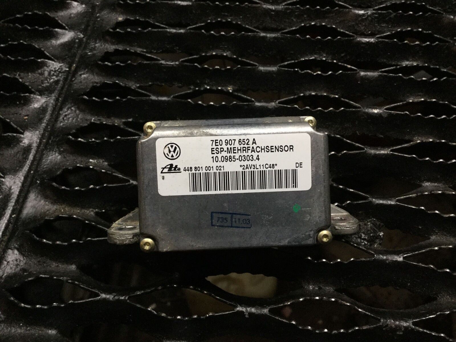04 05 06 Porsche Cayenne Yaw Rate ESP Sensor 7E0907652A OEM - Perfect for Stability Control System Repair & Performance Tuning