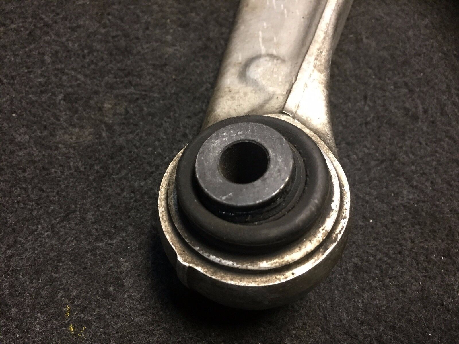 2004-2009 Jaguar XJ8 Front Left Driver Side Control Arm - OEM GX53 3C256 AA Replacement Part - Perfect for Suspension Repair & Smooth Ride Maintenance