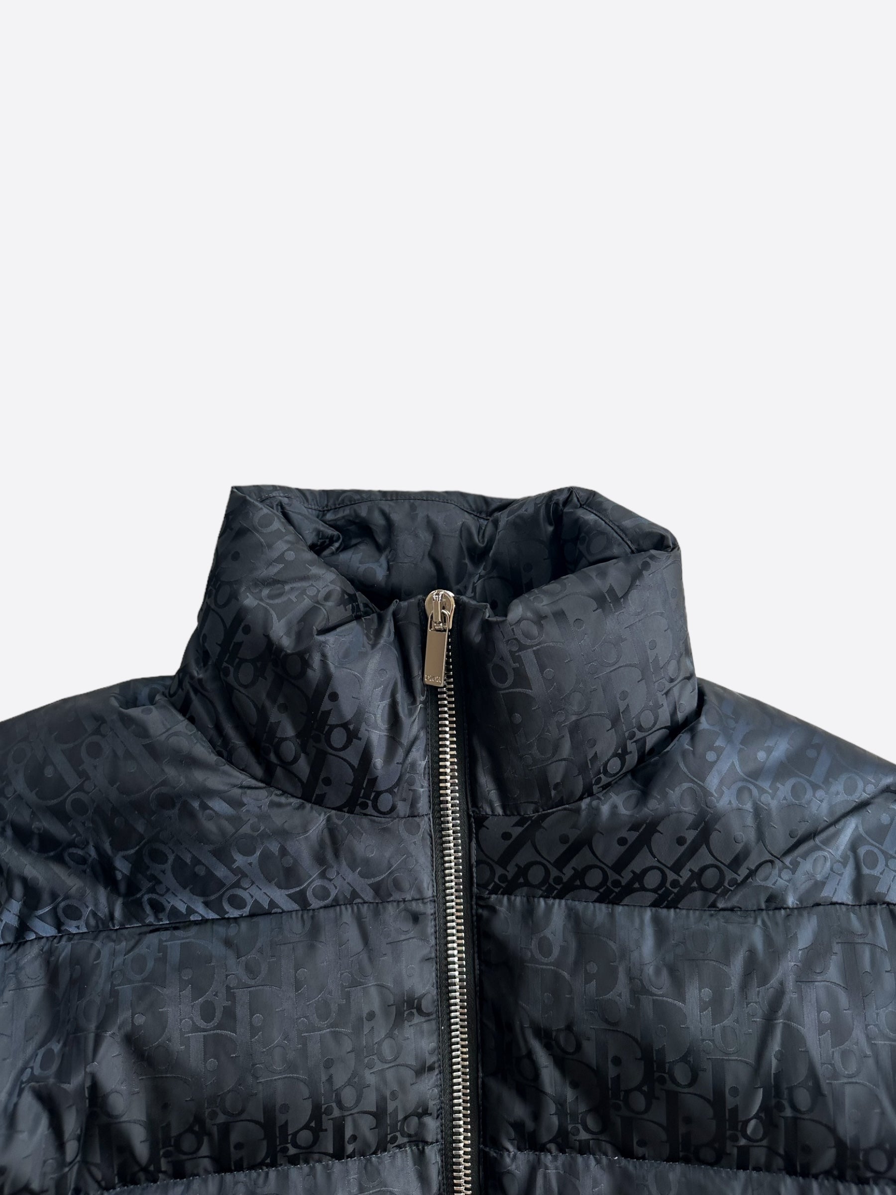 Dior Black Oblique Puffer Jacket for Women - Winter Warm Quilted Down Coat | Fashionable Outerwear for Cold Weather, Street Style & Luxury Fashion