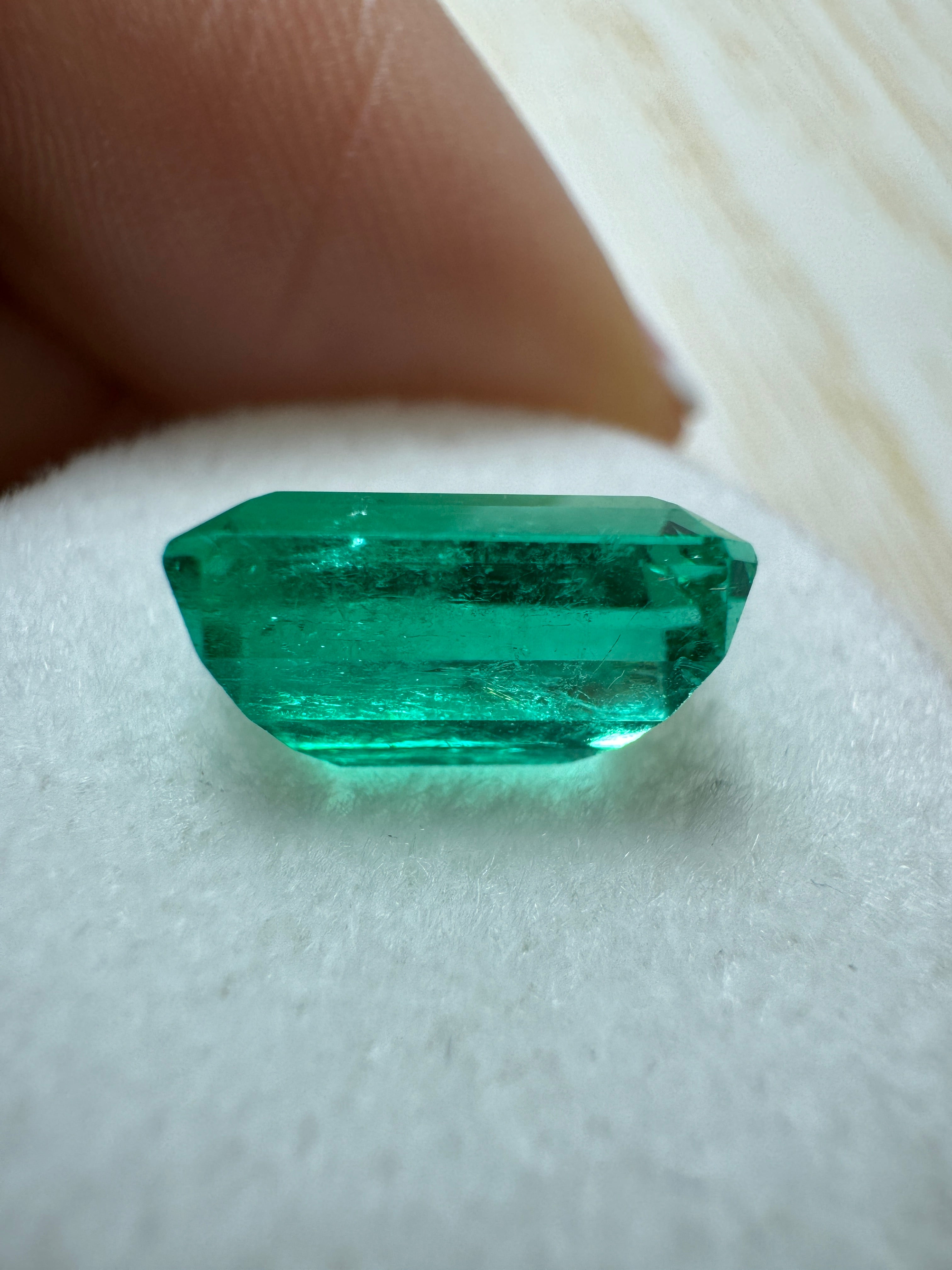 3.40 Carat GIA Certified Vivid Bluish Green Natural Loose Colombian Emerald - Elongated Emerald Cut Gemstone for Jewelry Making, Engagement Rings & Luxury Gifts