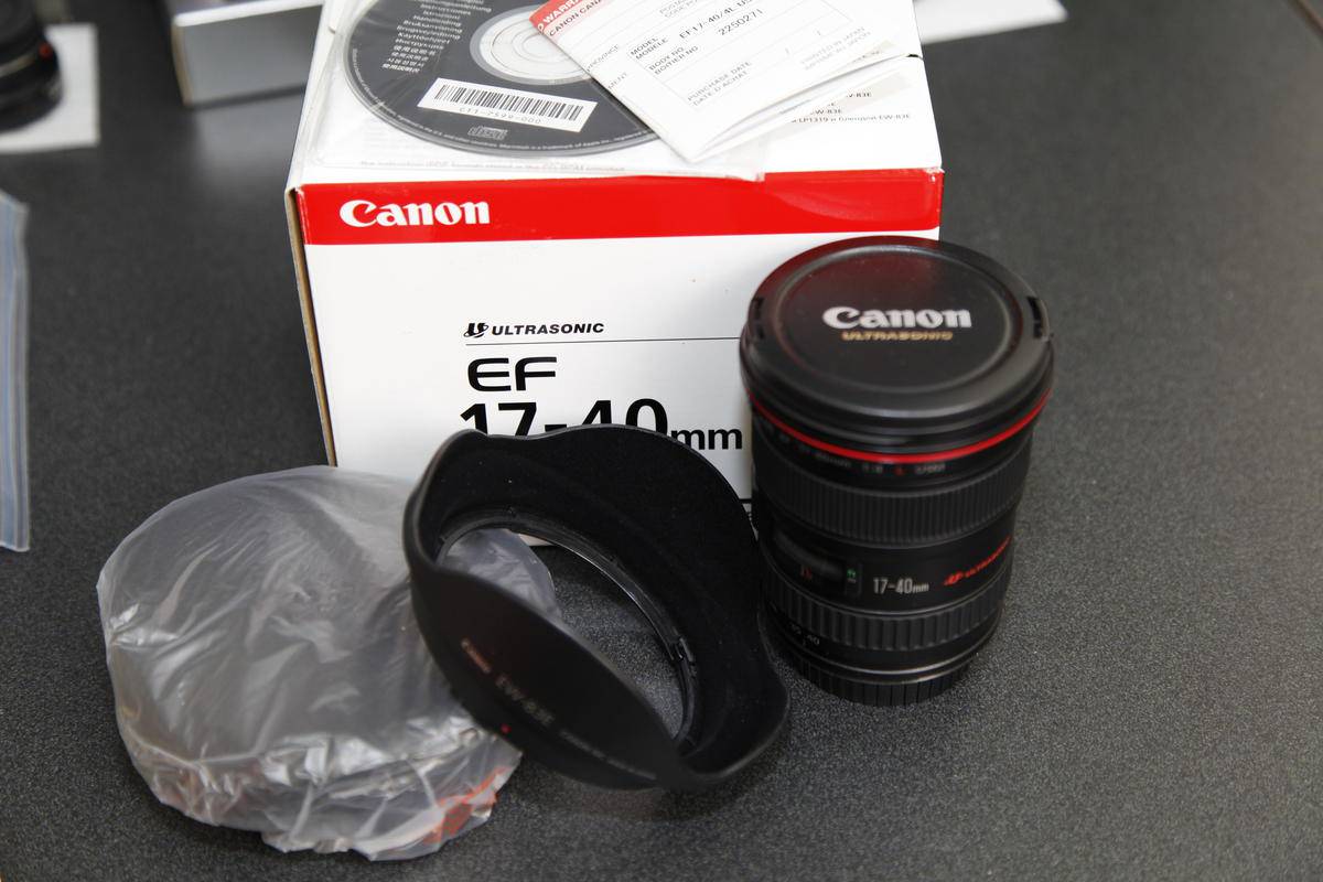 Canon EF 17-40mm f/4L USM Ultra Wide Angle Zoom Lens for DSLR Cameras - Perfect for Landscape, Architecture & Travel Photography