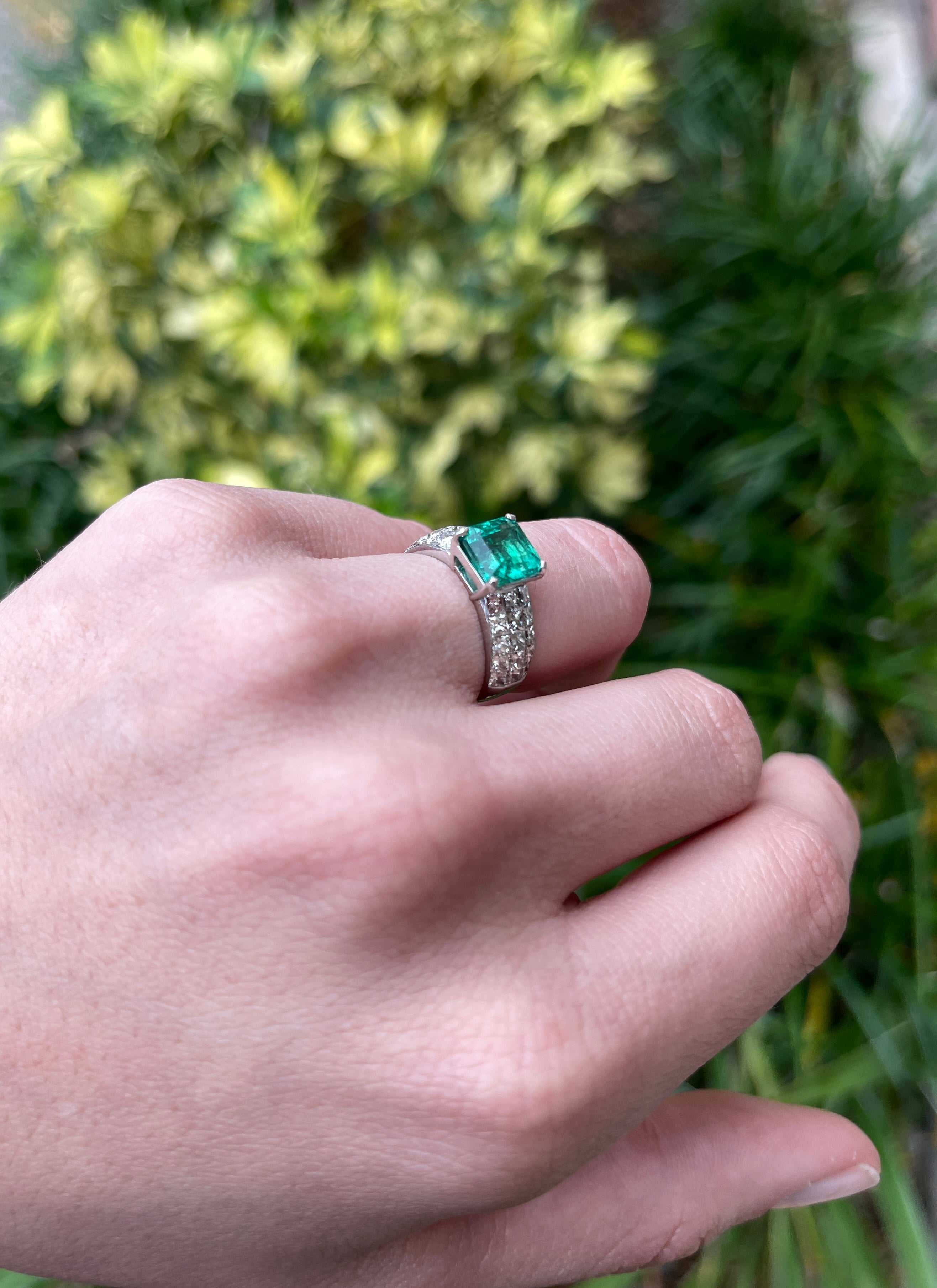 5.40tcw Emerald & Princess Cut Diamond 6mm Wide 18K Gold Wedding Band - Elegant Bridal Ring for Engagement, Anniversary & Special Occasions
