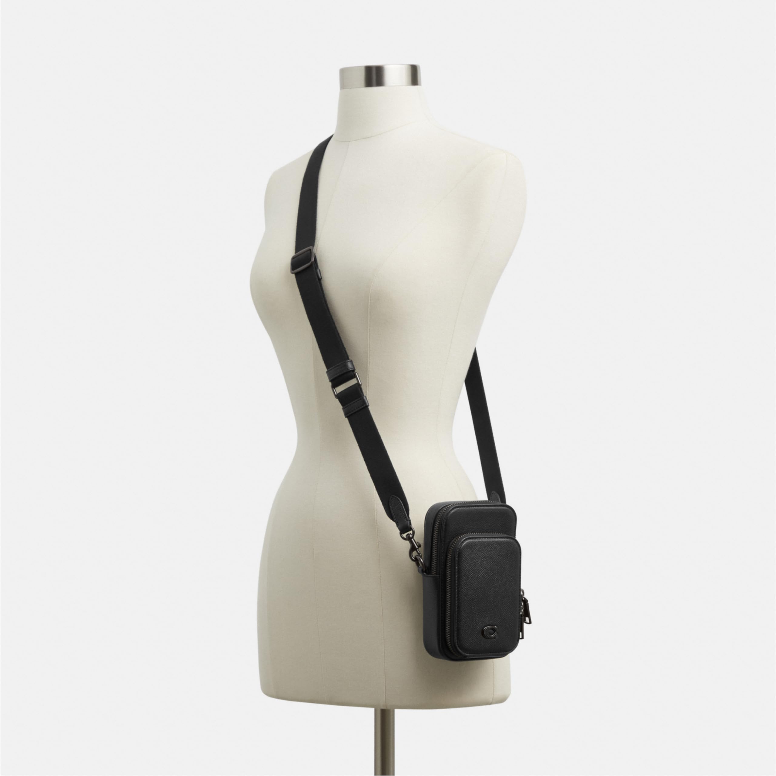 Coach Men's Crossbody Phone Bag in Durable Crossgrain Leather - Perfect for Travel, Work & Everyday Use