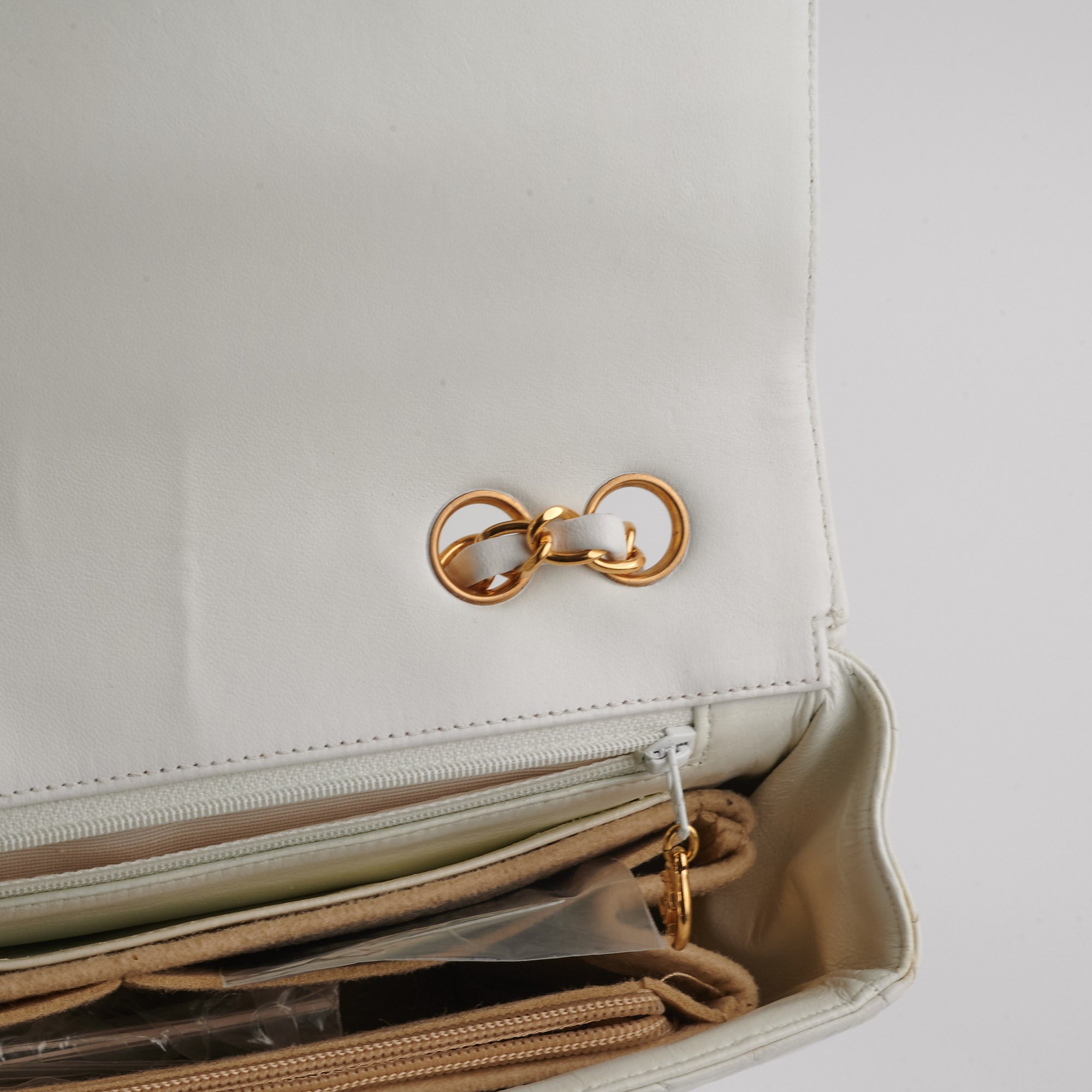 Chanel Vintage Quilted Flap Bag in White with 24K Gold Hardware - Perfect for Luxury Fashion & Special Occasions