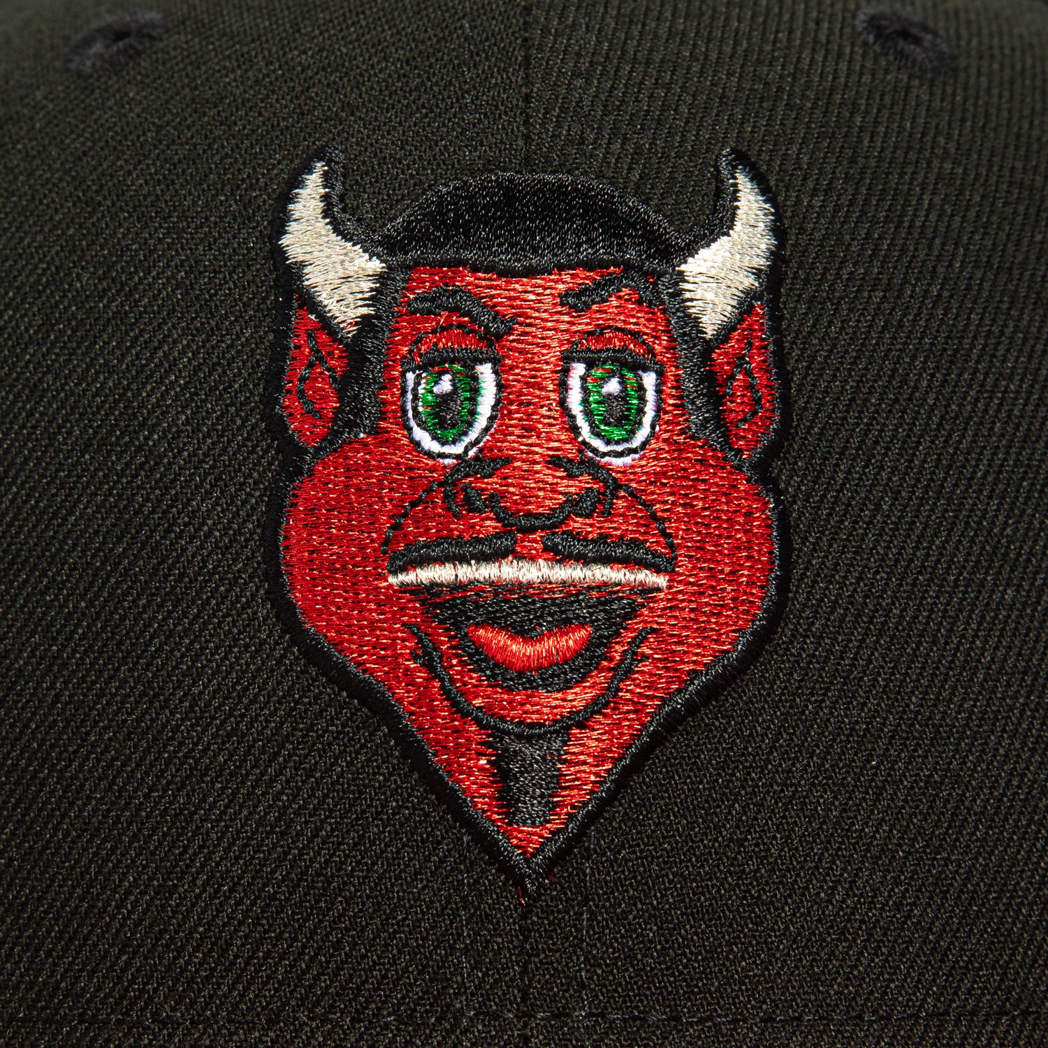 New Era 59Fifty Mascot New Jersey Devils NJ Devil Snapback Hat - Black & Red Adjustable Baseball Cap for Men & Women - Perfect for Sports Games, Fan Gear & Streetwear Fashion
