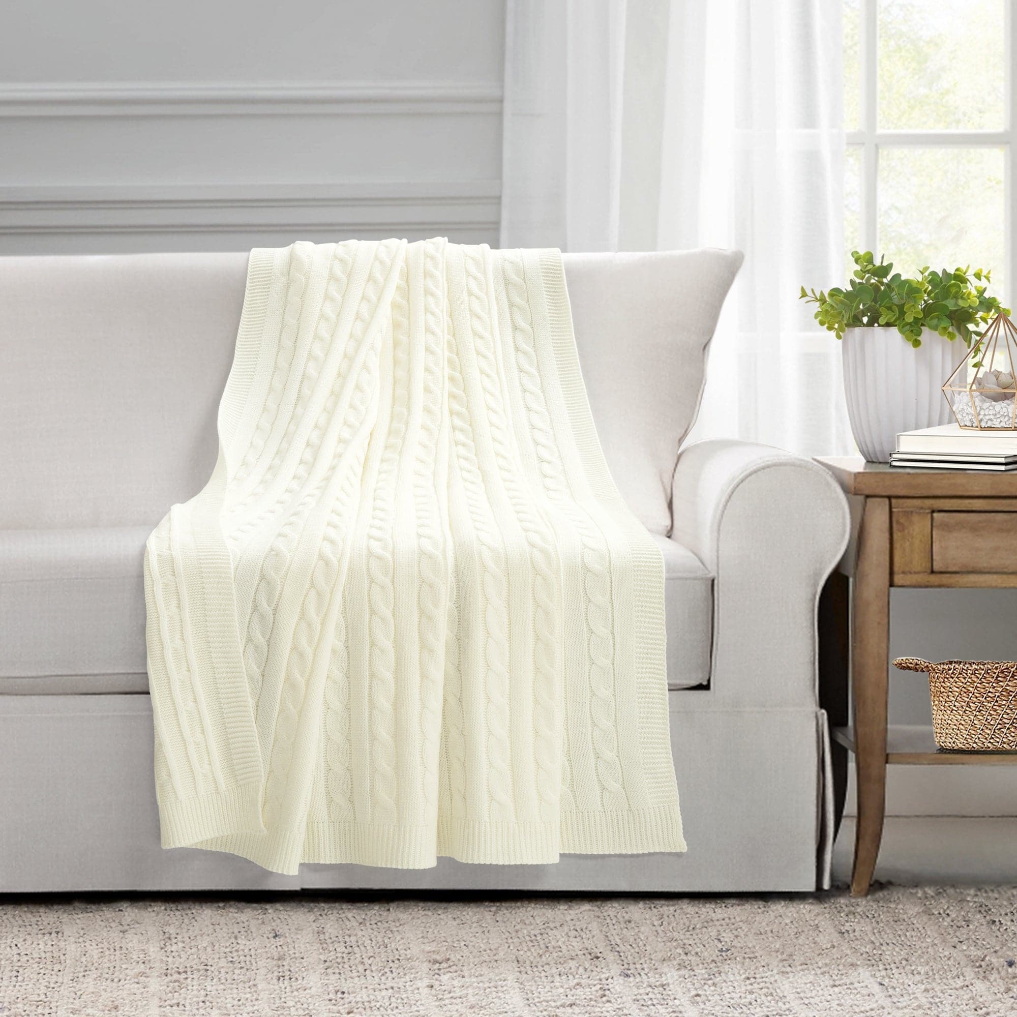 Soft Knitted Cable Throw Blanket - Cozy & Warm for Bed, Couch, and Home Decor - Perfect for Winter, Gifts, and Relaxation