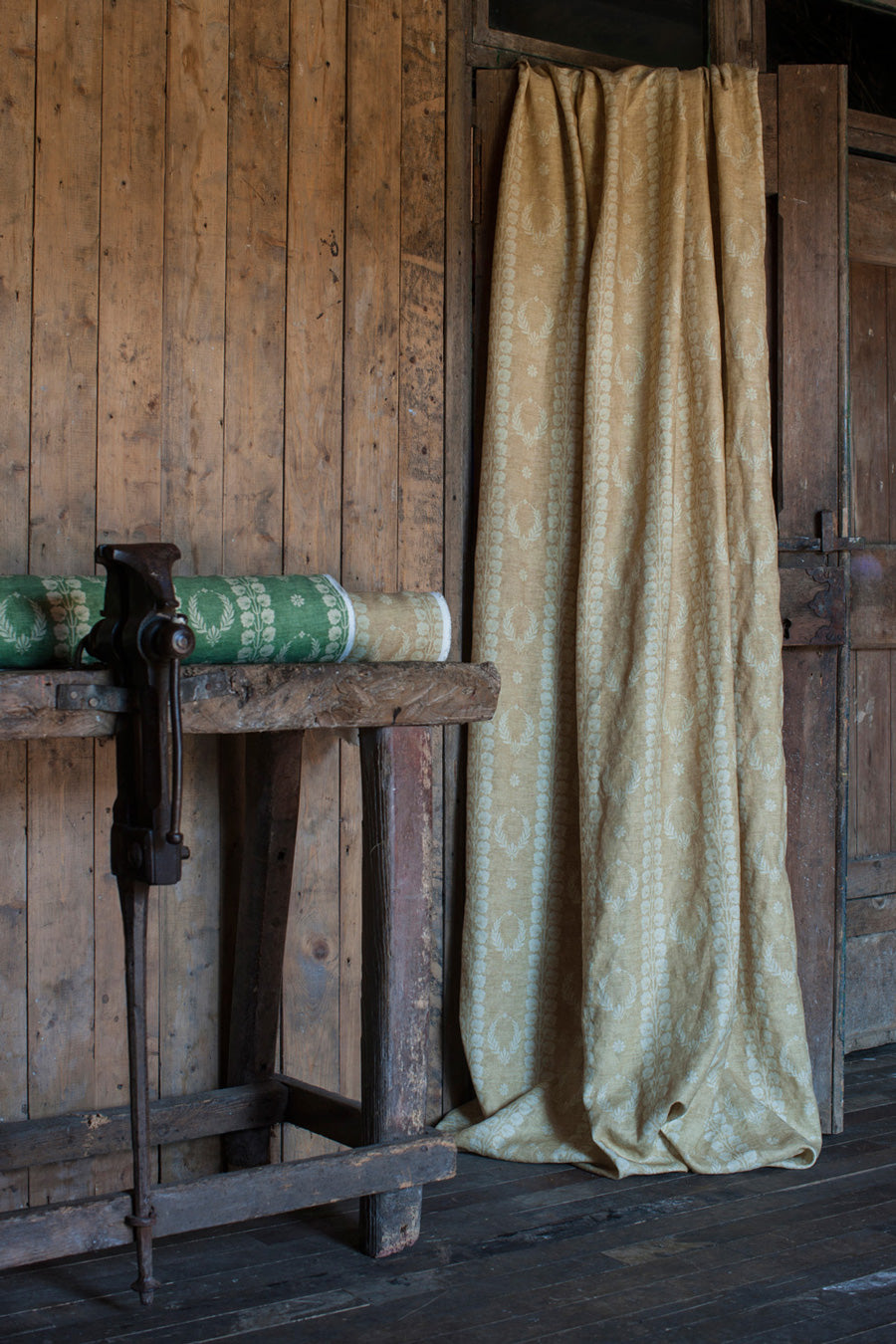 Premium Couronne Linen Tablecloth in Mustard Yellow - Elegant Dining Decor for Weddings, Parties & Home Decor