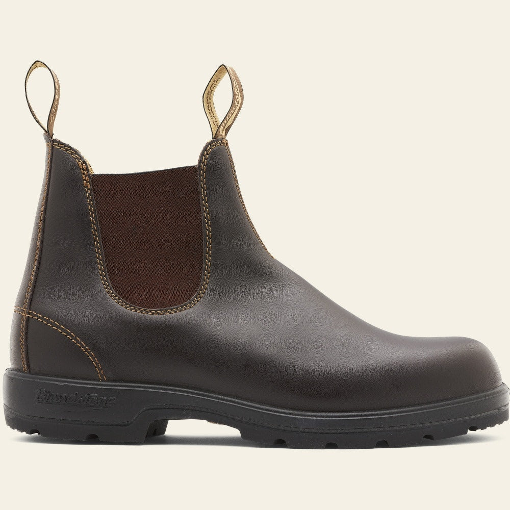 Blundstone Classic 550 Chelsea Boots for Men & Women - Waterproof Leather Ankle Boots in Walnut Brown - Comfortable Slip-On Work Boots for Outdoor, Hiking & Casual Wear