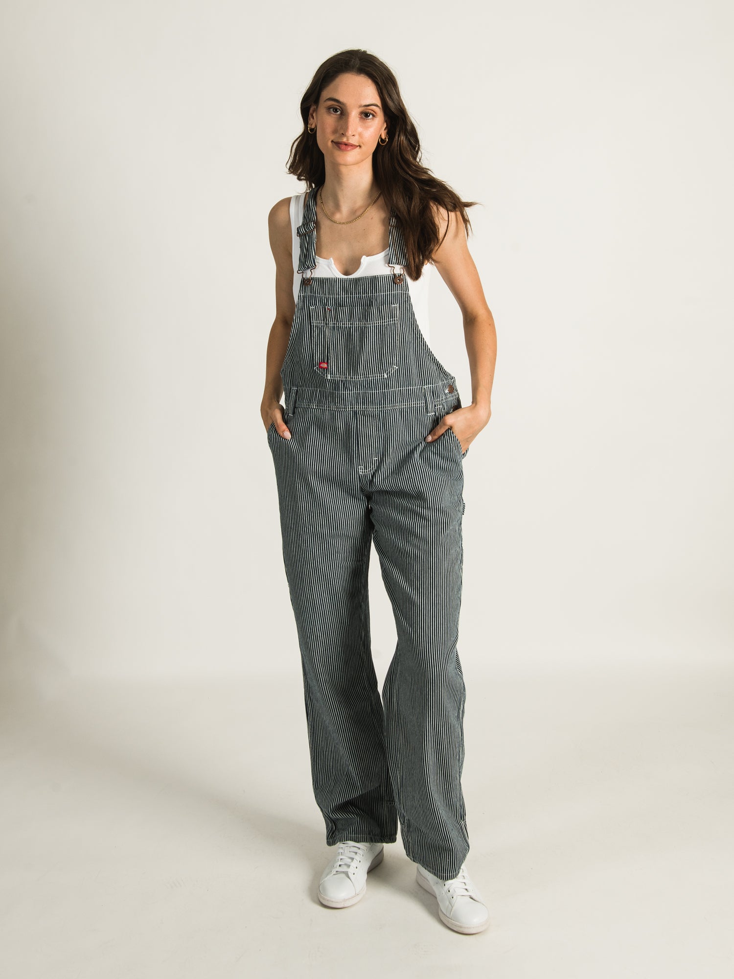 Stylish Boyfriend Fit Bib Overalls for Women - Comfortable Denim Jumpsuit - Perfect for Casual Outings, Workwear & Fashion Trends