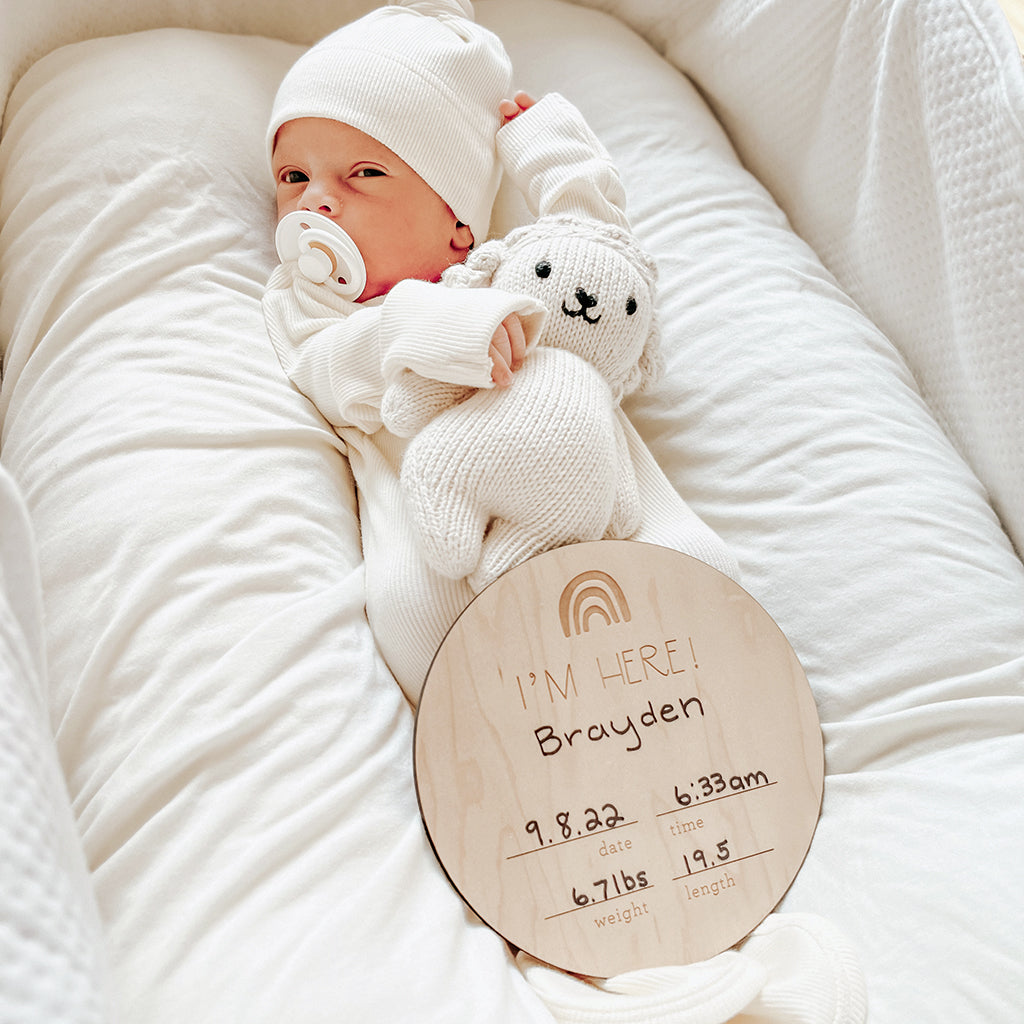 Personalized Circular Birth Announcement Sign - Custom Baby Name & Date - Perfect for Newborn Photo Props, Nursery Decor & Gender Reveal Parties