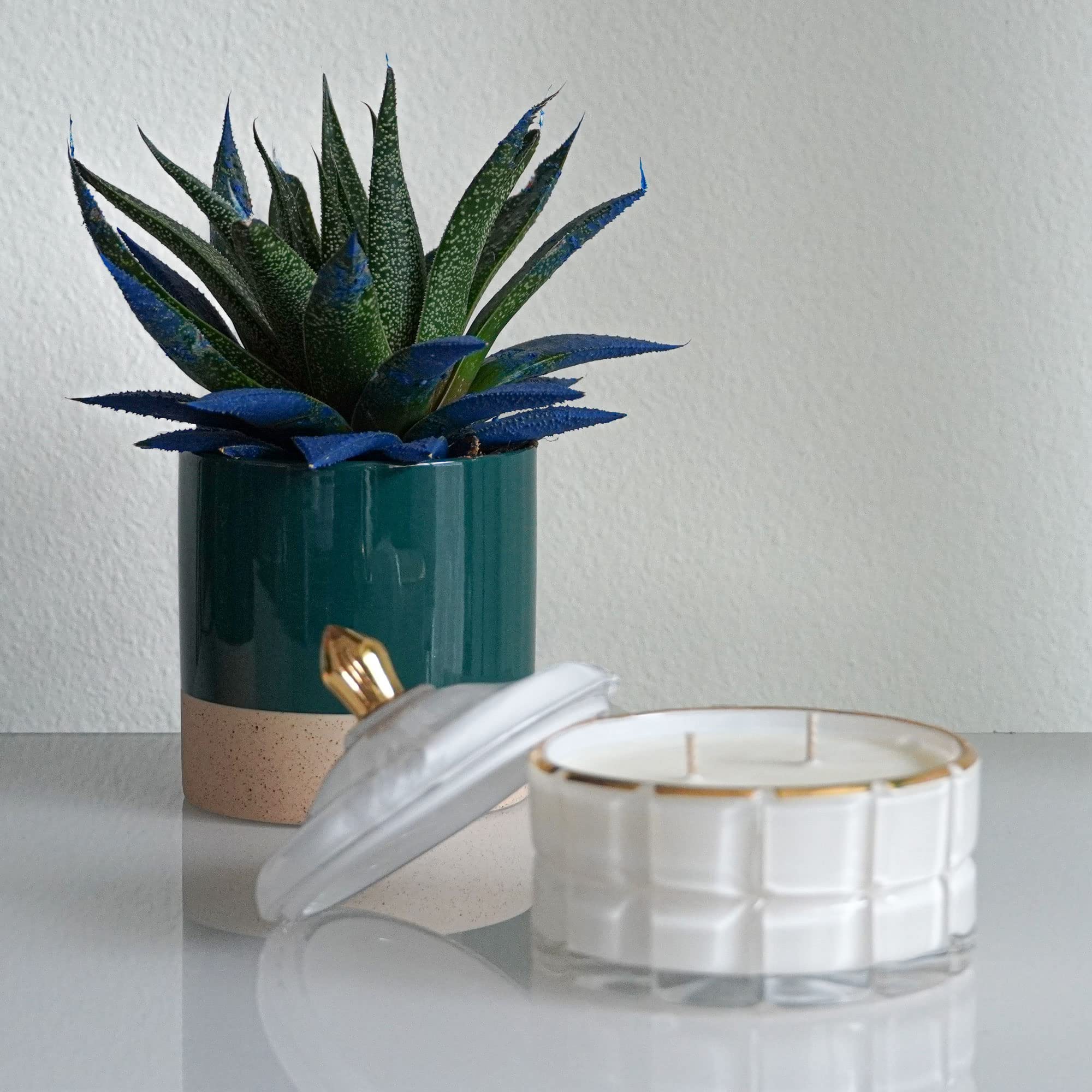 Briganti Natural Soy Wax Scented Candle - Hand Poured Luxury Candle in White Glass Jar with Lid & Cotton Wick - 6oz Clean Burning Long Lasting Home Fragrance (Cinnamon Chai Latte) - Perfect for Relaxation, Spa Nights & Cozy Home Decor