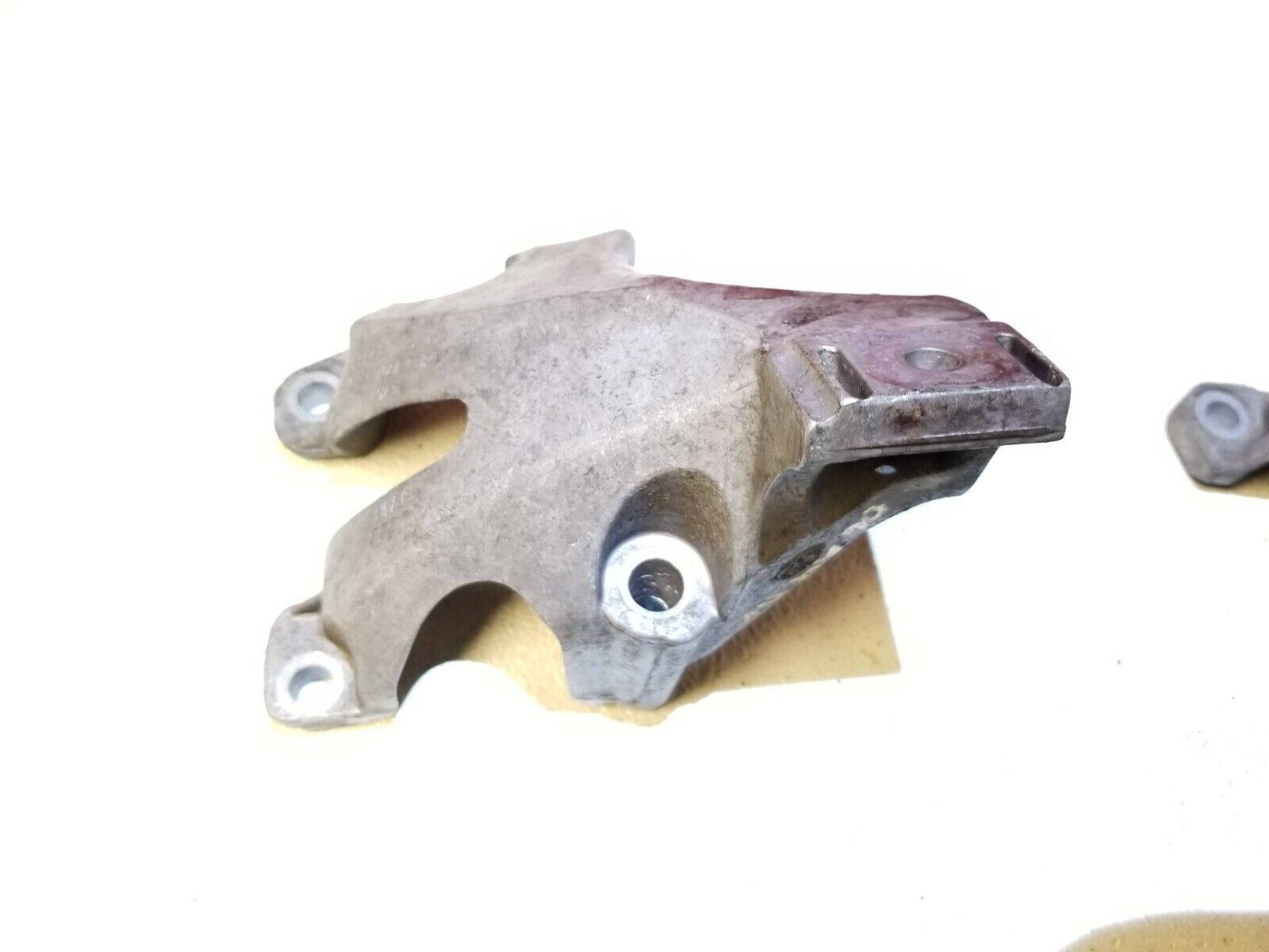2003-2006 Audi A4 B6 3.0L Engine Mount Bracket Set - Left & Right Pair OEM Replacement Parts for Smooth Ride & Vibration Reduction - Perfect for Engine Repair & Maintenance