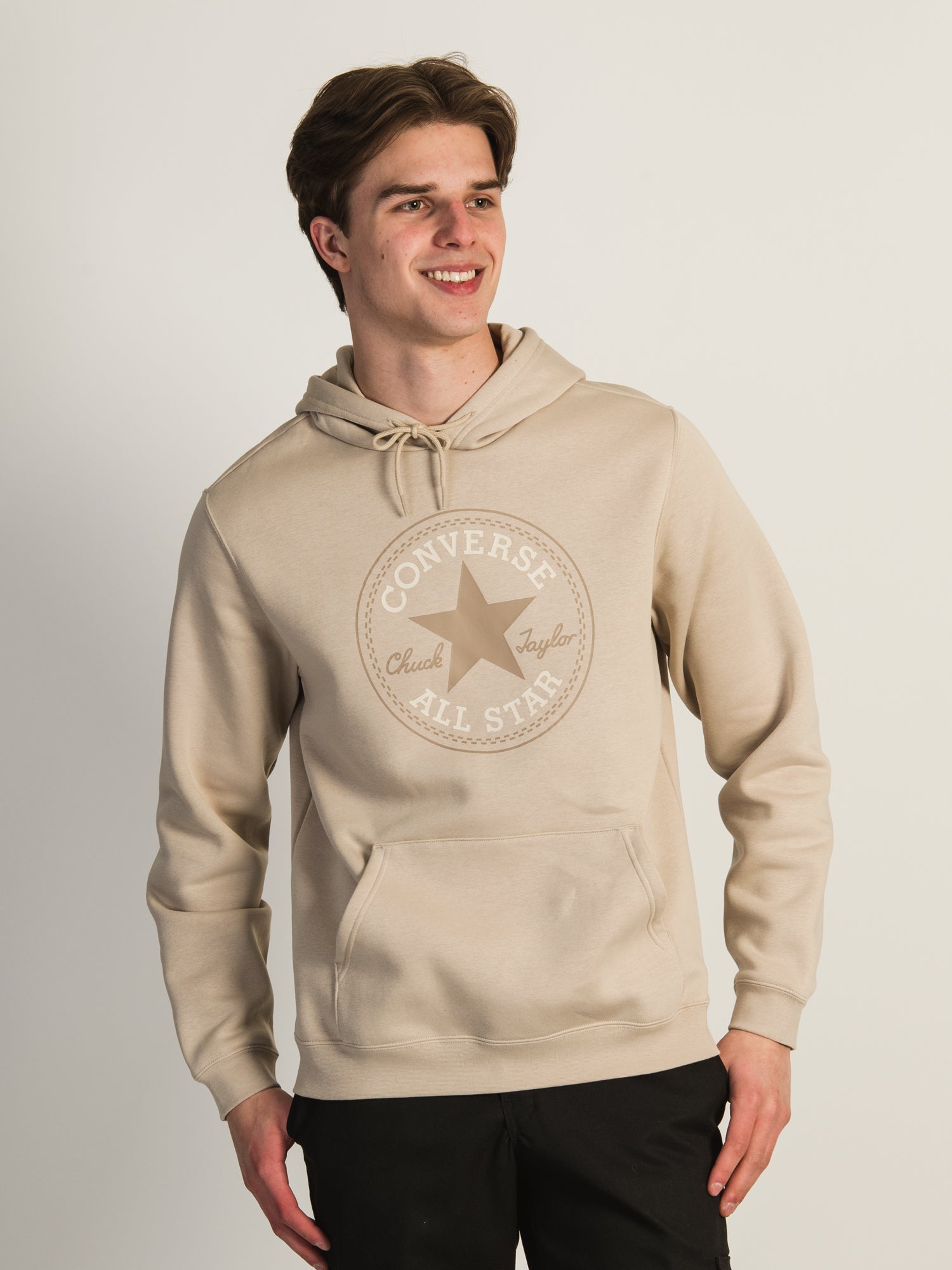 Converse Chuck Taylor Patch Hoodie - Stylish & Comfortable Pullover for Men & Women - Perfect for Casual Wear, Street Fashion & Everyday Outfits