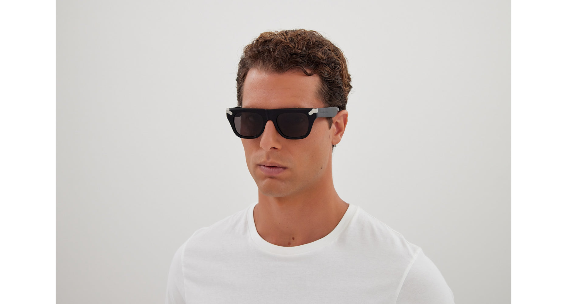 Alexander McQueen AM0441S Sunglasses - Luxury Designer Shades for Men & Women | UV Protection, Stylish & Comfortable | Perfect for Outdoor Activities, Travel & Fashion Statements
