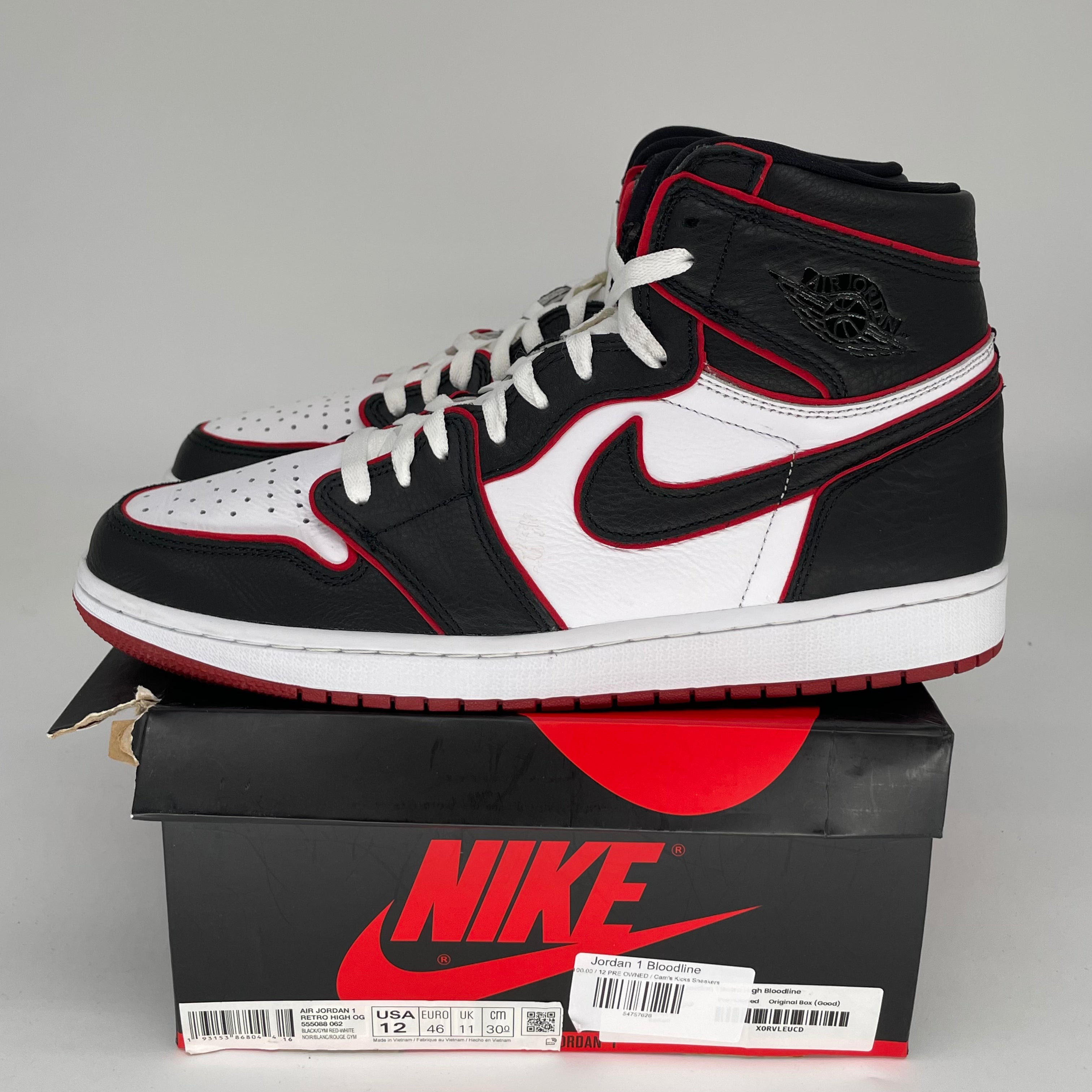 AIR JORDAN 1 BLOODLINE Men's Basketball Shoes Size 12 - Black/Red/White 555088-062 - Perfect for Streetwear & Sneaker Collectors