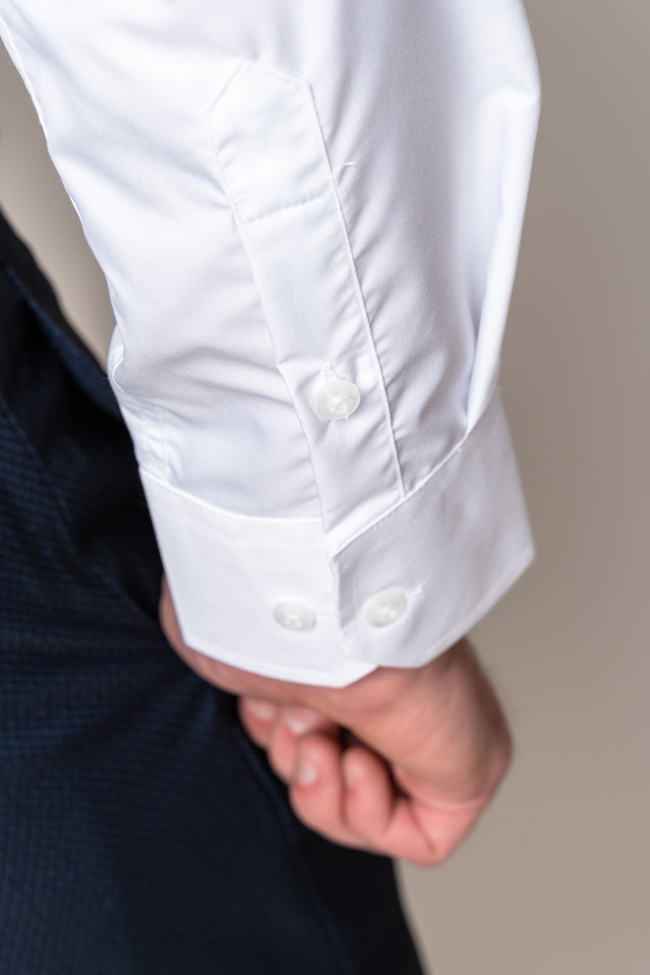 CARTER Men's White Long Sleeve Dress Shirt - Slim Fit Formal Business Shirt for Office, Wedding & Professional Occasions