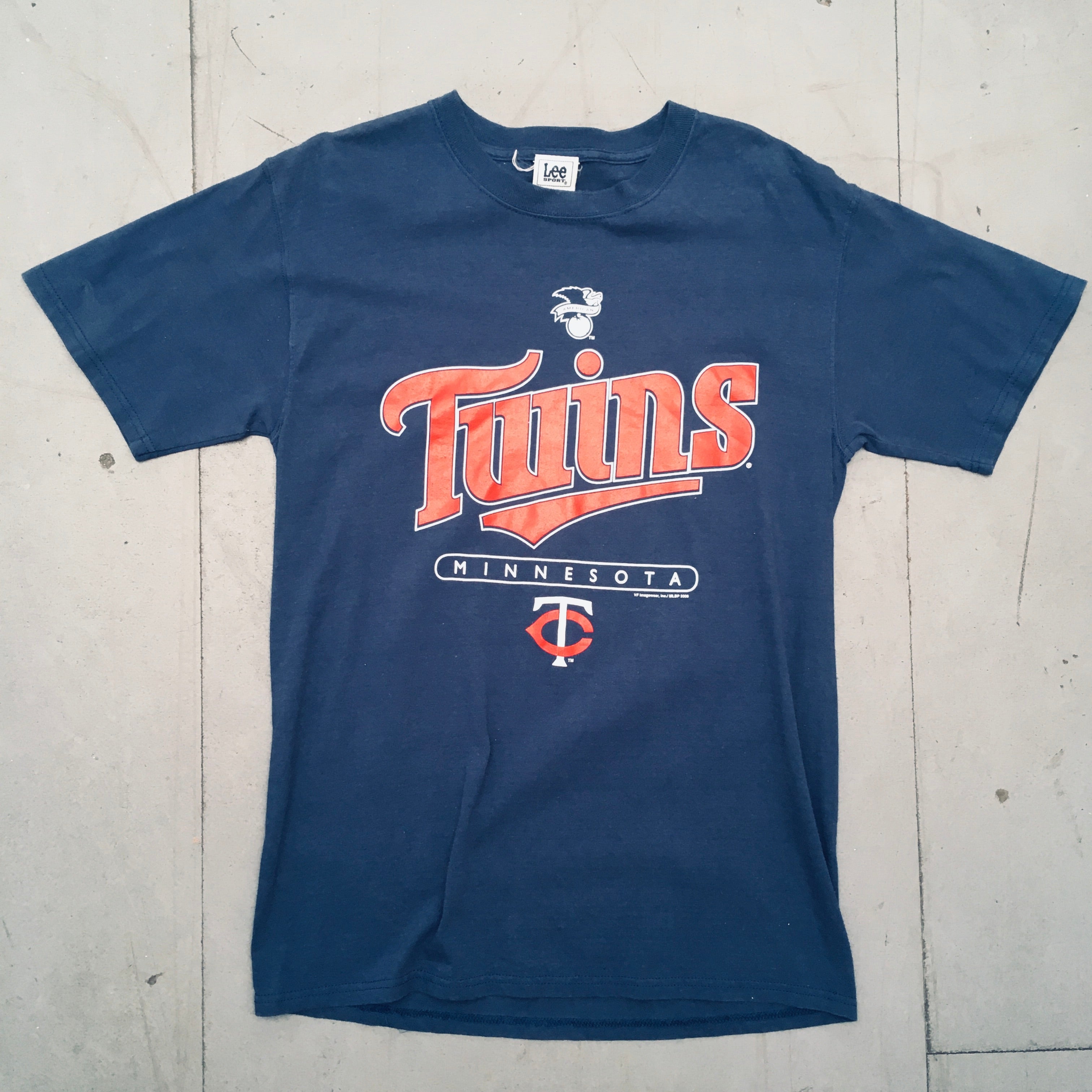 Minnesota Twins 2006 Blue Lee Sport Tee for Men - Vintage Baseball Fan T-Shirt - Comfortable Cotton Jersey for Casual Wear, Game Day & Sports Events