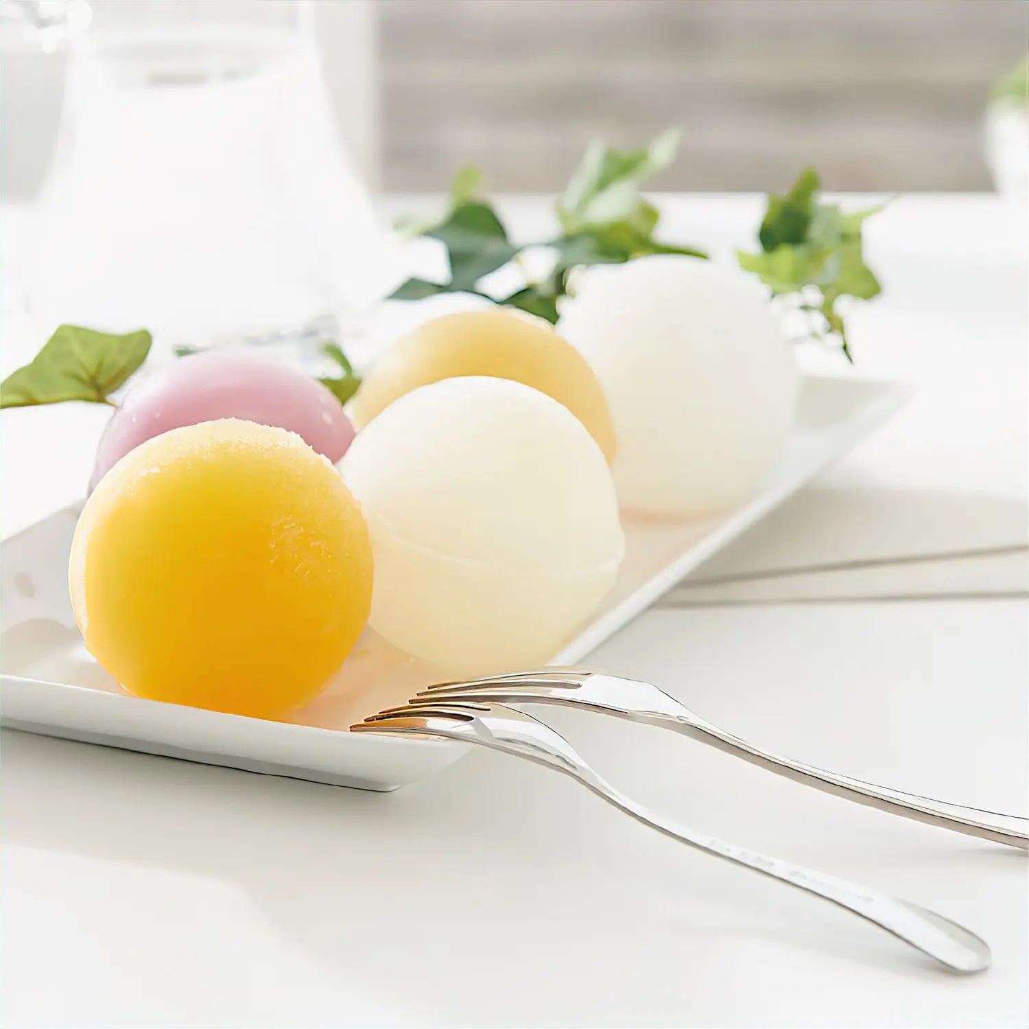 Premium Polypropylene Ice Ball Maker for Whiskey & Cocktails - Perfect for Home Bars, Parties & Gifts
