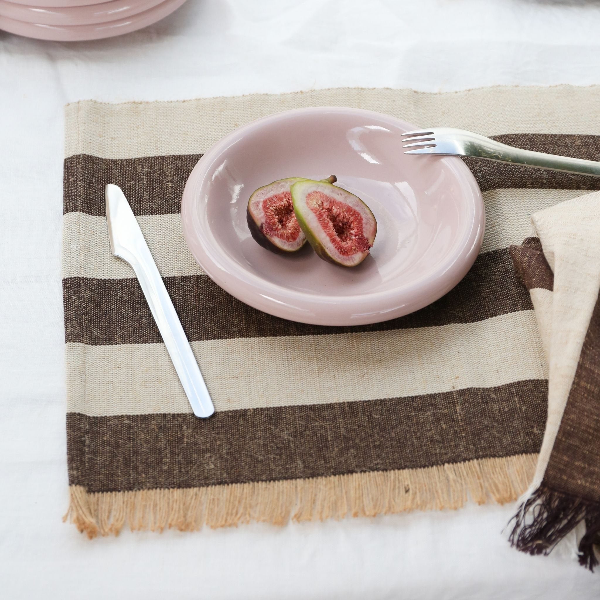 DESIGNSTUFF Striped Jute Placemat Set of 2 - Natural Coffee Bean & Light Grey - Eco-Friendly Table Mats for Dining, Kitchen, or Farmhouse Decor