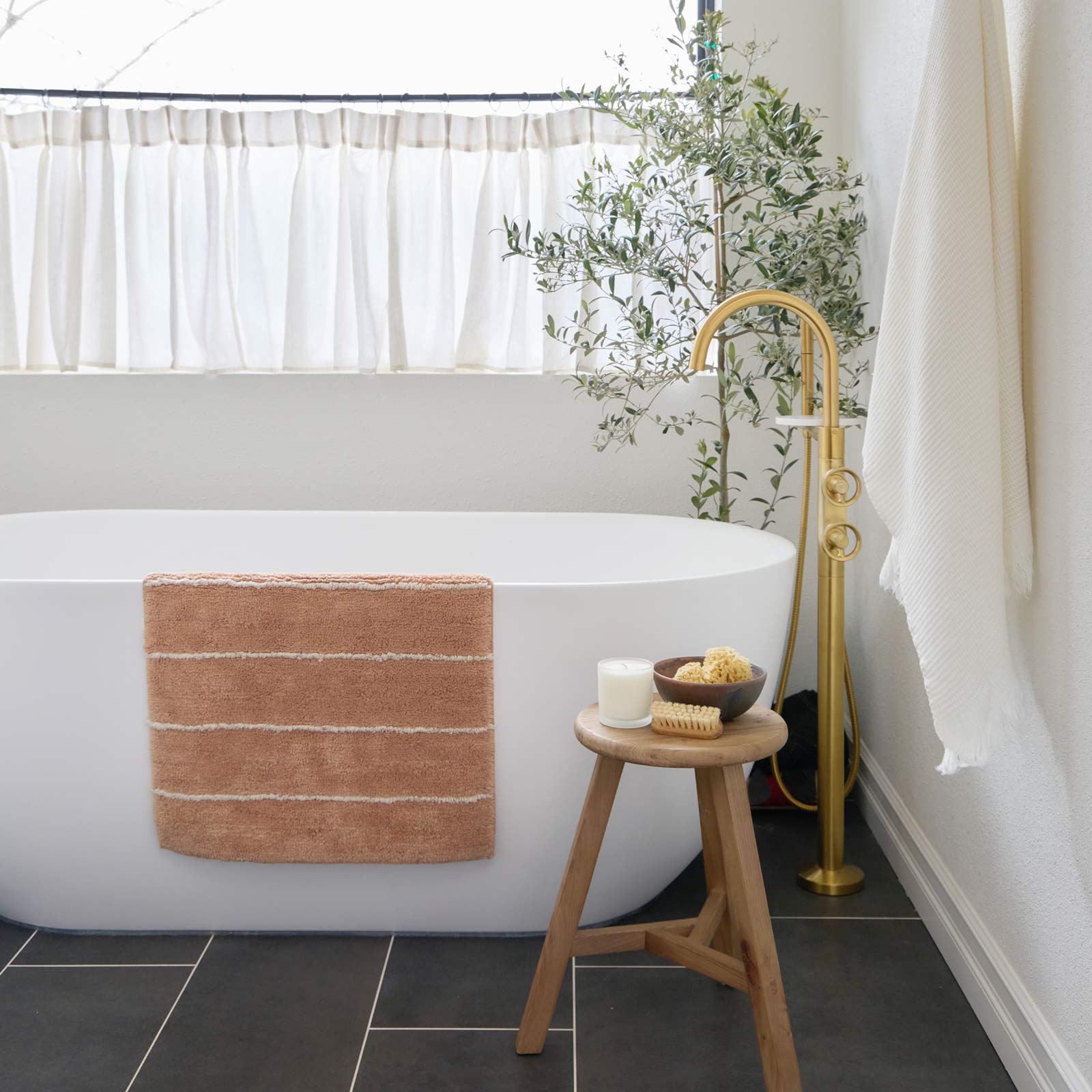 Premium Soft Absorbent Bath Mat - Non-Slip Quick Dry Bathroom Rug for Safety & Comfort - Perfect for Bathroom, Shower & Vanity Areas