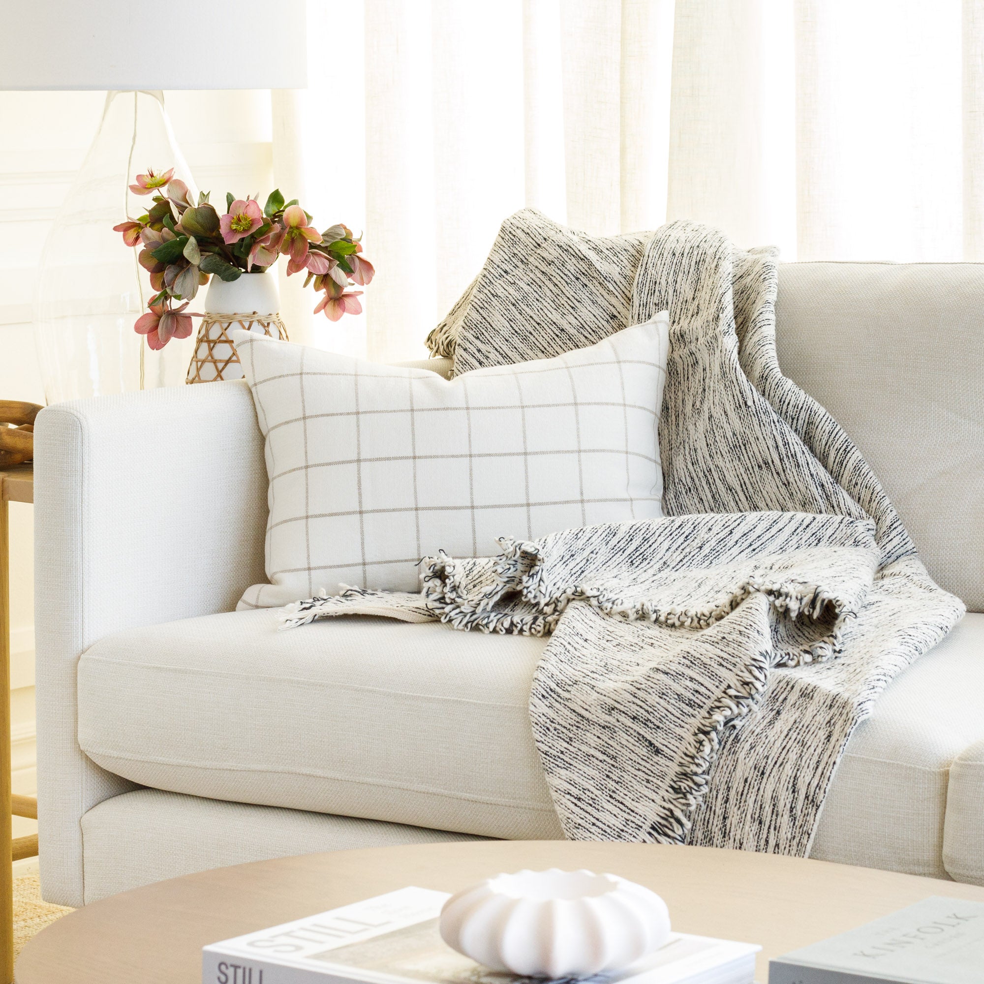 Premium Silvero Soft Fleece Throw Blanket - Cozy & Warm Pepper Color for Living Room, Bedroom & Outdoor Use
