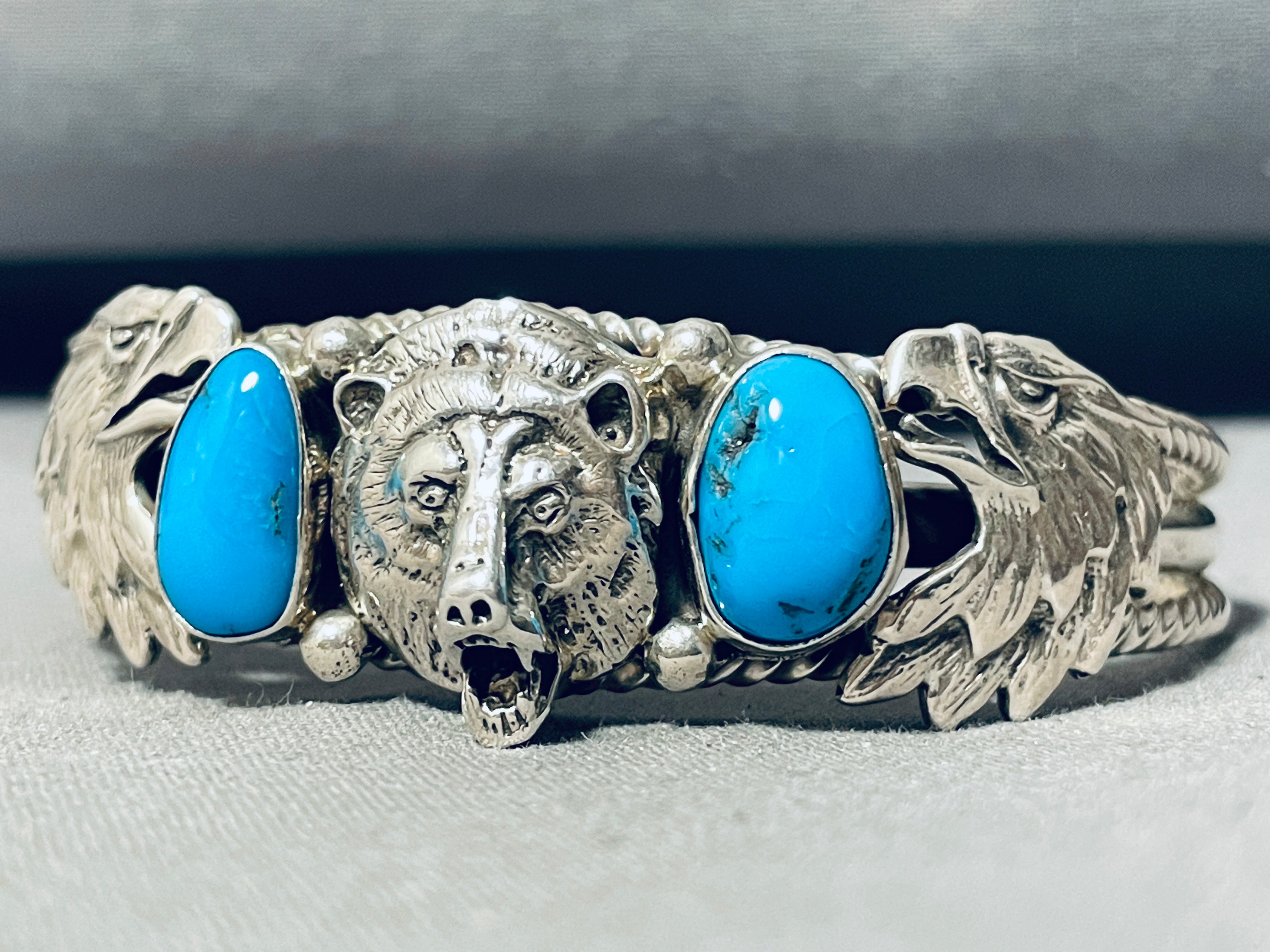 Vintage Native American Navajo Turquoise Sterling Silver Bracelet - Handmade Southwest Jewelry for Women - Perfect for Boho Fashion, Festivals & Gift Giving