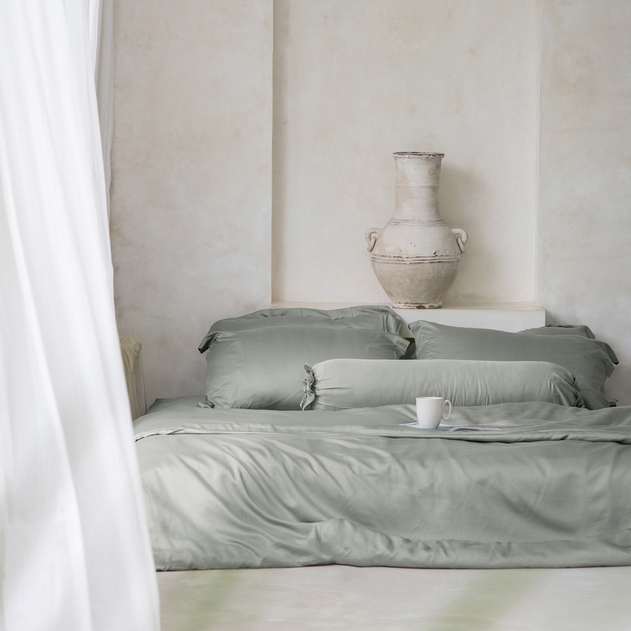 Heveya® Bamboo Bolster Pillow Case - Organic & Hypoallergenic - Perfect for Yoga, Meditation, and Bedroom Comfort