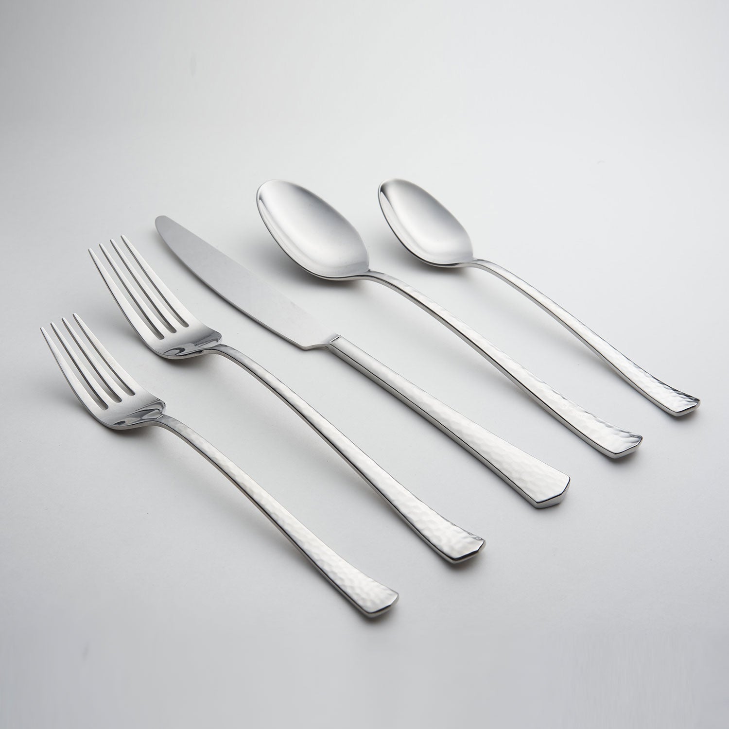 Reagan Hammered Mirror Finish 20-Piece Flatware Set - Elegant Stainless Steel Cutlery for Dining, Wedding Gifts & Home Decor