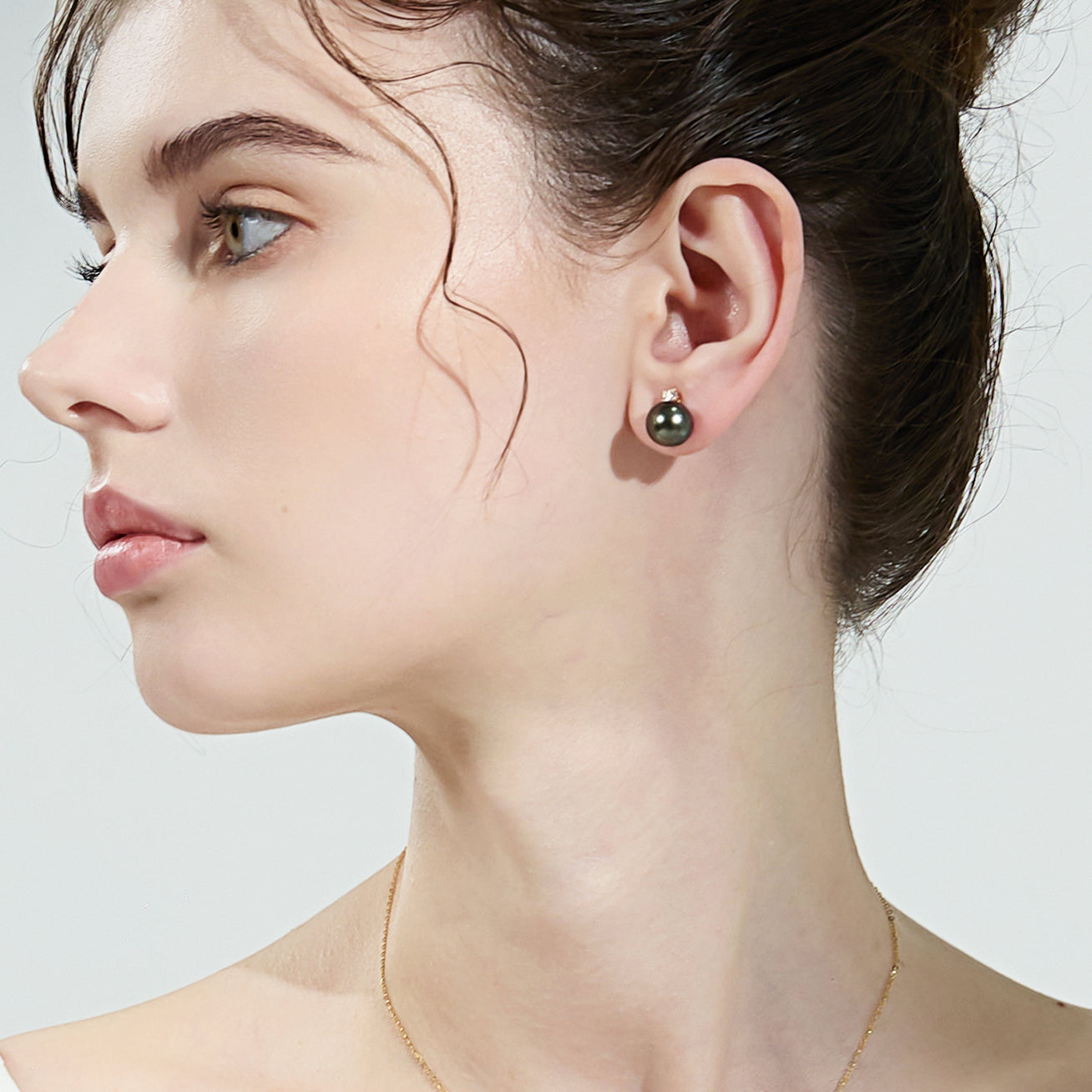18K Gold Tahitian Pearl Earrings for Women - Luxury Black Pearl Stud Earrings - Perfect for Weddings, Parties & Special Occasions - KE00169