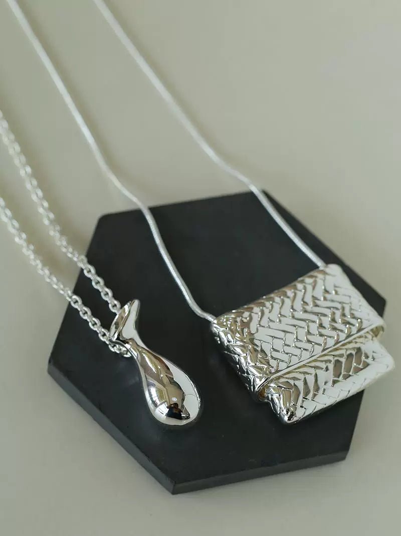 Vintage Woven Crossbody Bag with Elegant Glass Water Bottle & Bohemian Long Necklace Set - Perfect for Travel, Beach Outings and Boho Fashion Accessories