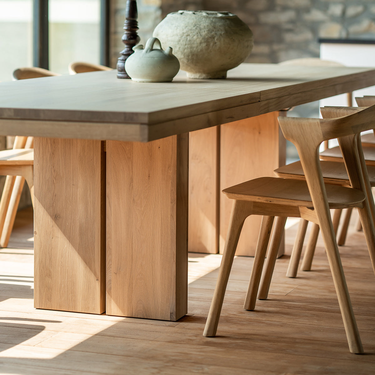 Extendable Dining Table for 6 to 10 People - Solid Wood Expandable Table with Butterfly Leaf - Perfect for Small Spaces & Dinner Parties