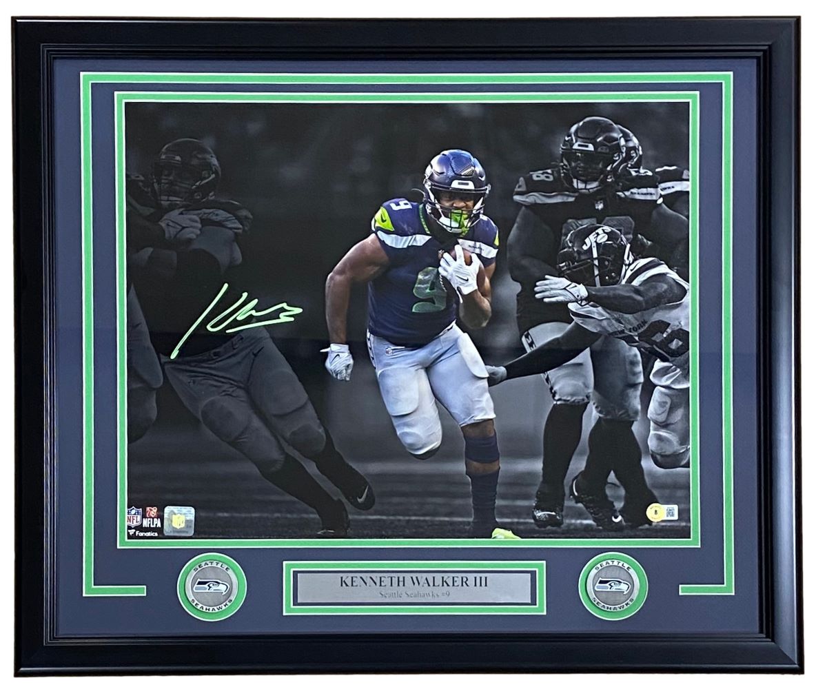 Kenneth Walker III Autographed Framed 16x20 Seattle Seahawks Football Photo - Perfect for Sports Memorabilia Collectors and Seahawks Fans Home Decor