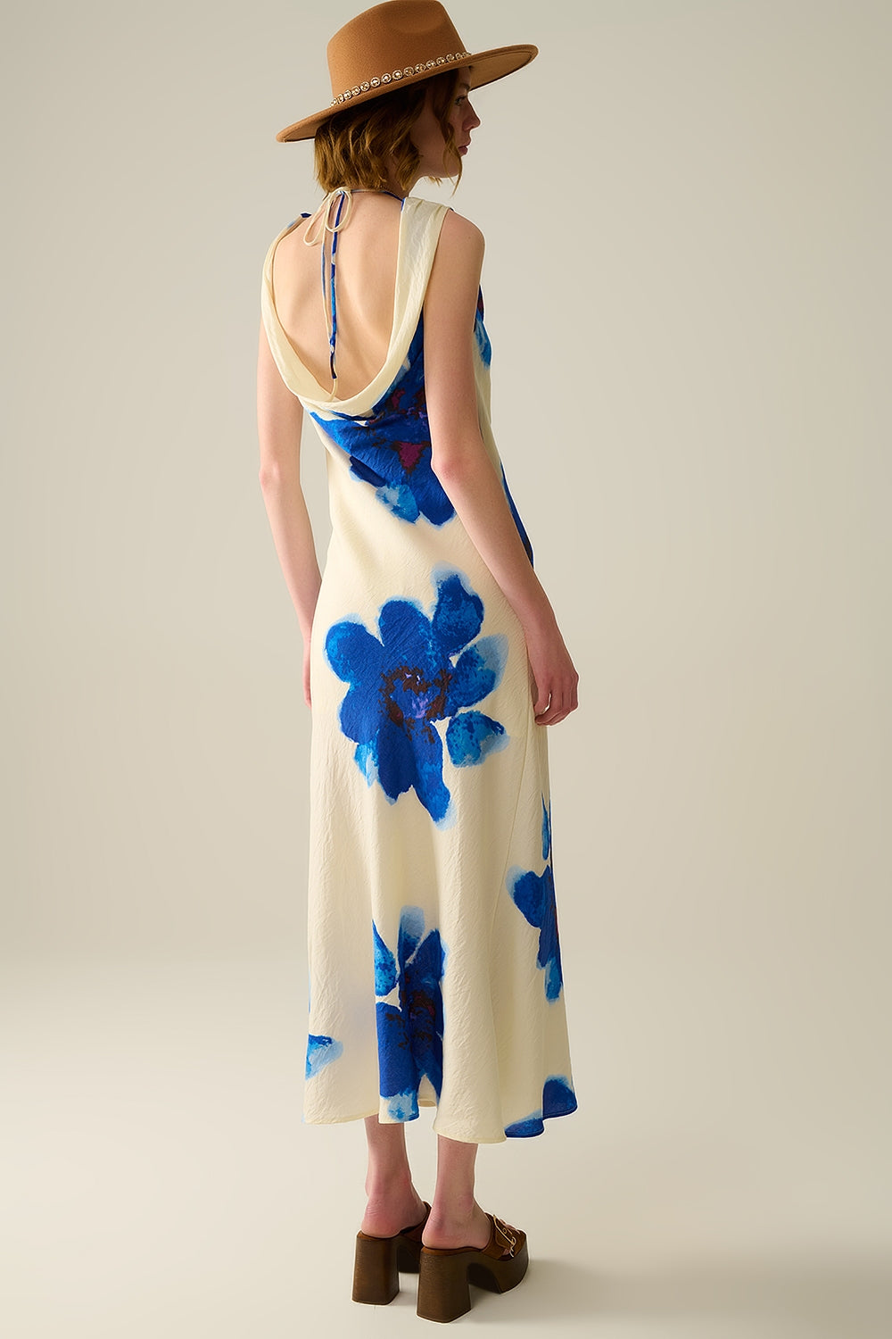 Flowy Blue Floral Print Sleeveless Maxi Dress - Perfect for Beach Vacations, Summer Parties & Casual Outings