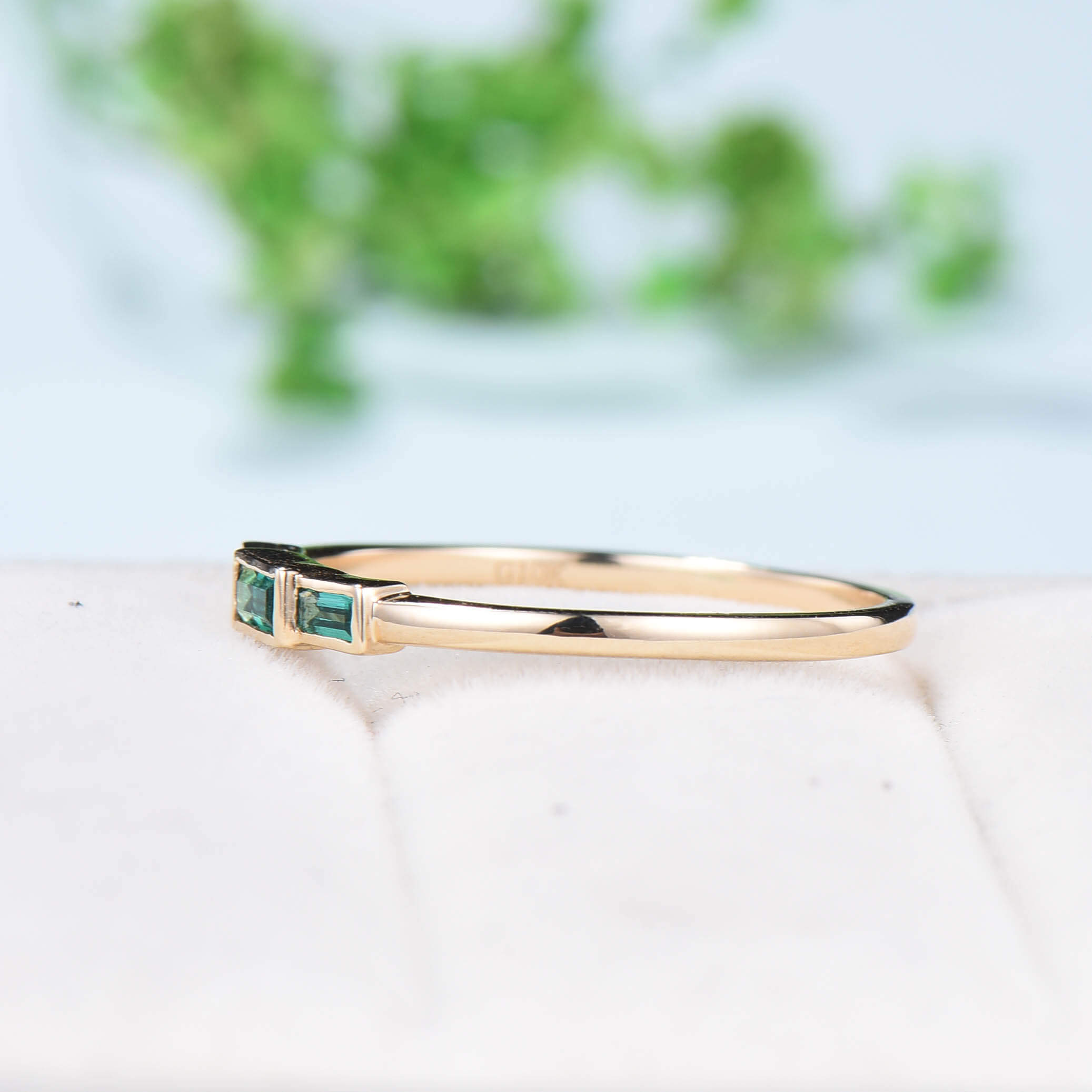 Bezel Set Baguette Emerald Wedding Ring - 3 Stone Green Gemstone Promise Ring, Minimalist Stacking Dainty Ring for Women - Perfect Birthstone Anniversary Gift for Her - Ideal for Engagement, Proposal, Valentine's Day & Special Occasions