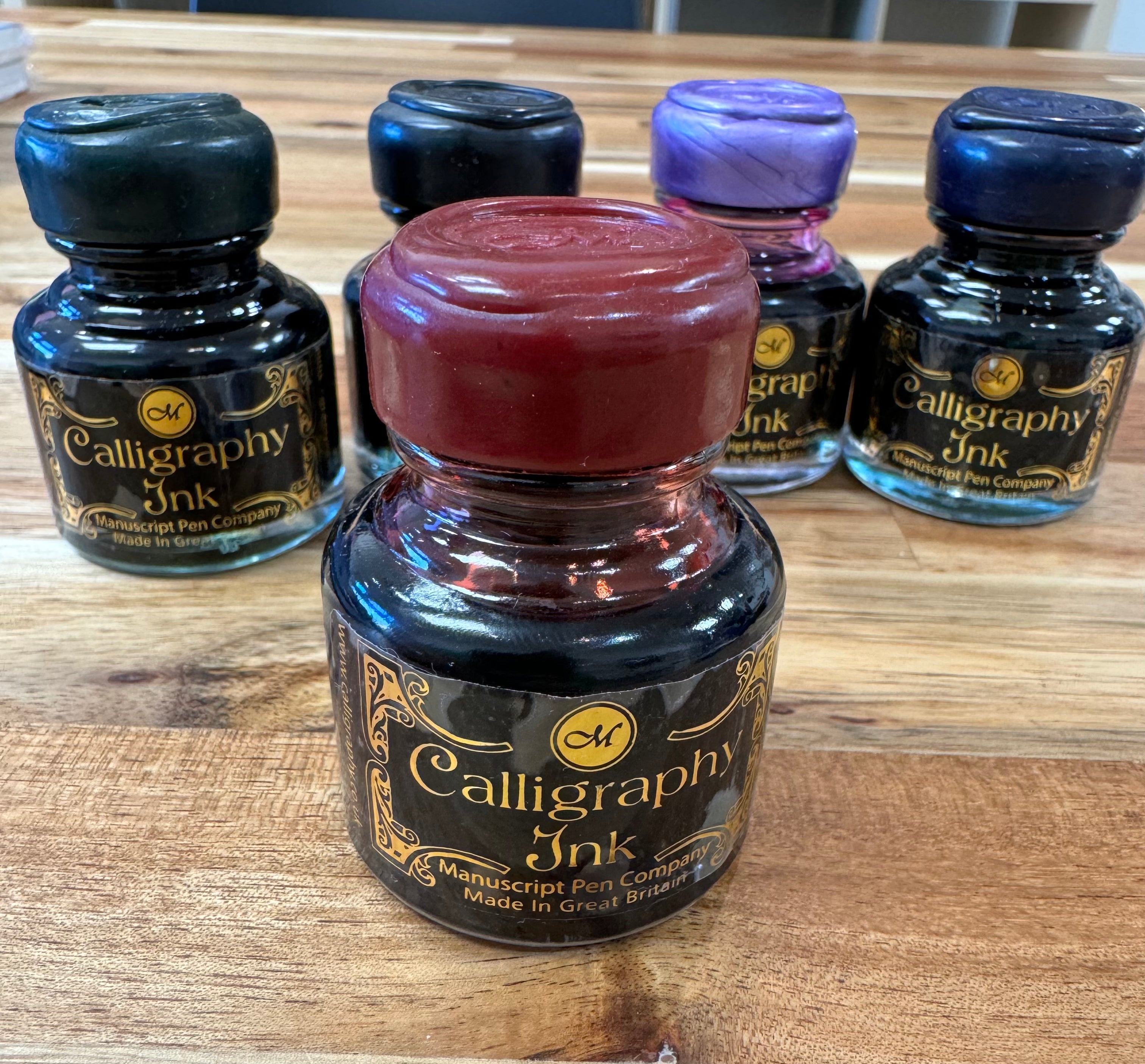 Premium Manuscript Calligraphy Ink - 30ml Bottle for Dip Pens, Fountain Pens & Artistic Writing - Perfect for Wedding Invitations, Certificates & Hand Lettering Projects