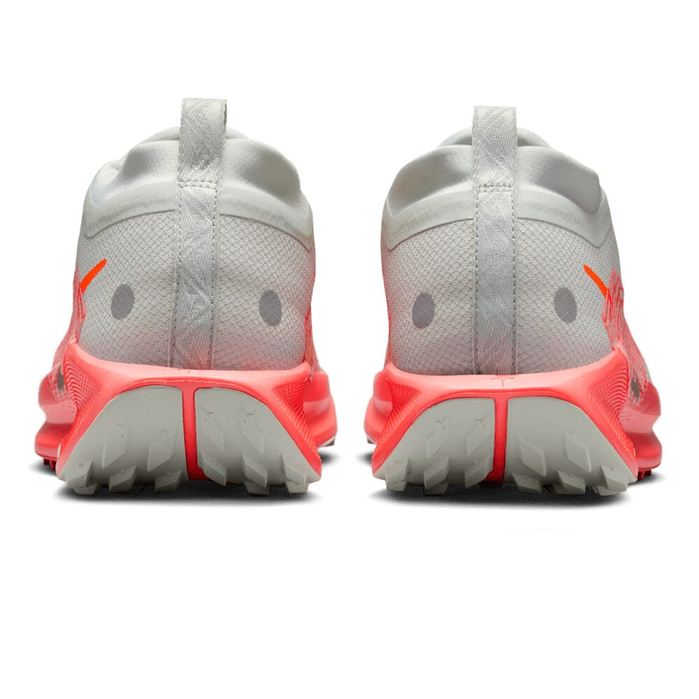 Nike Women's Pegasus Trail 5 GORE-TEX Waterproof Running Shoes - Lightweight Trail Runners for Hiking & Outdoor Adventures