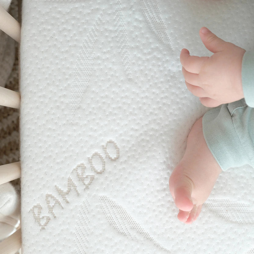 Heveya® Organic Latex Kids Mattress & Pillow Set - Hypoallergenic, Breathable & Supportive for Toddlers & Children - Perfect for Bedrooms, Daycare & Sleepovers