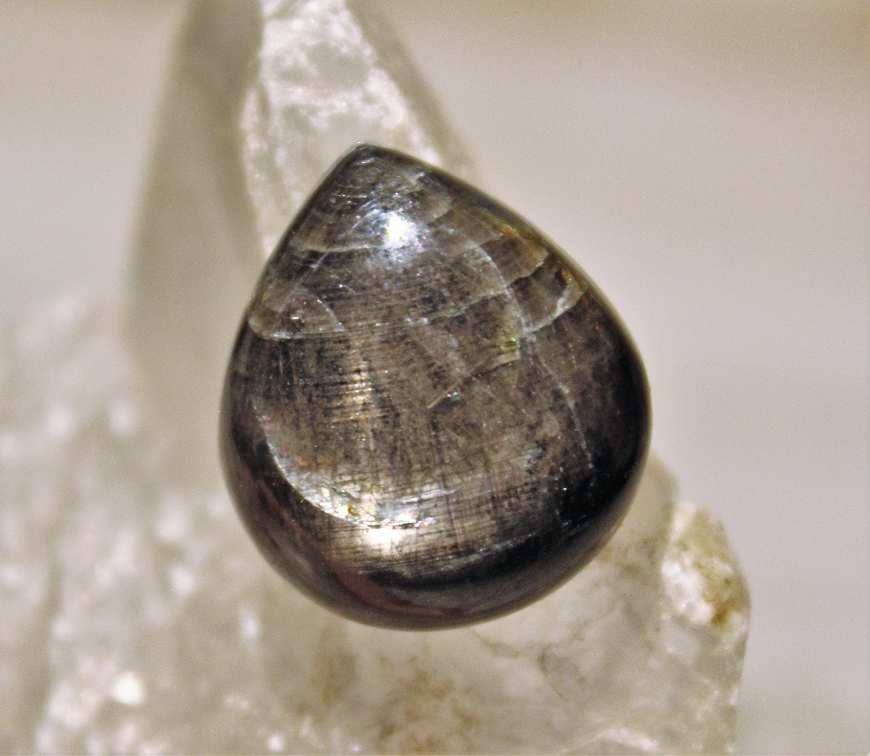 Natural Black Star Sapphire Cabochon Gemstone for Jewelry Making - Perfect for Rings, Necklaces & Bracelets