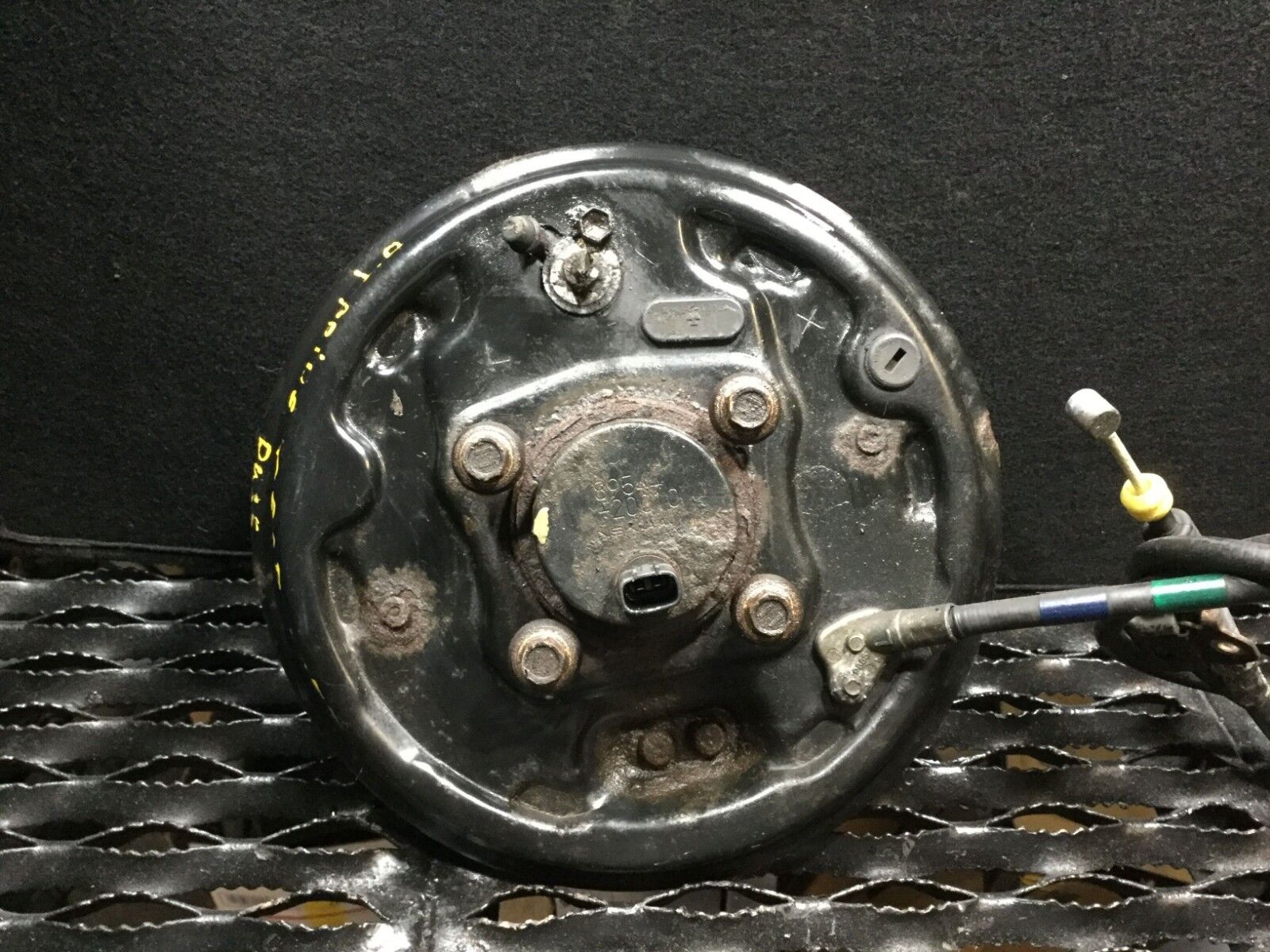 2004-2009 Toyota Prius Rear Left Driver Side Spindle Knuckle Hub Assembly - OEM Replacement Part for Smooth Driving & Wheel Alignment
