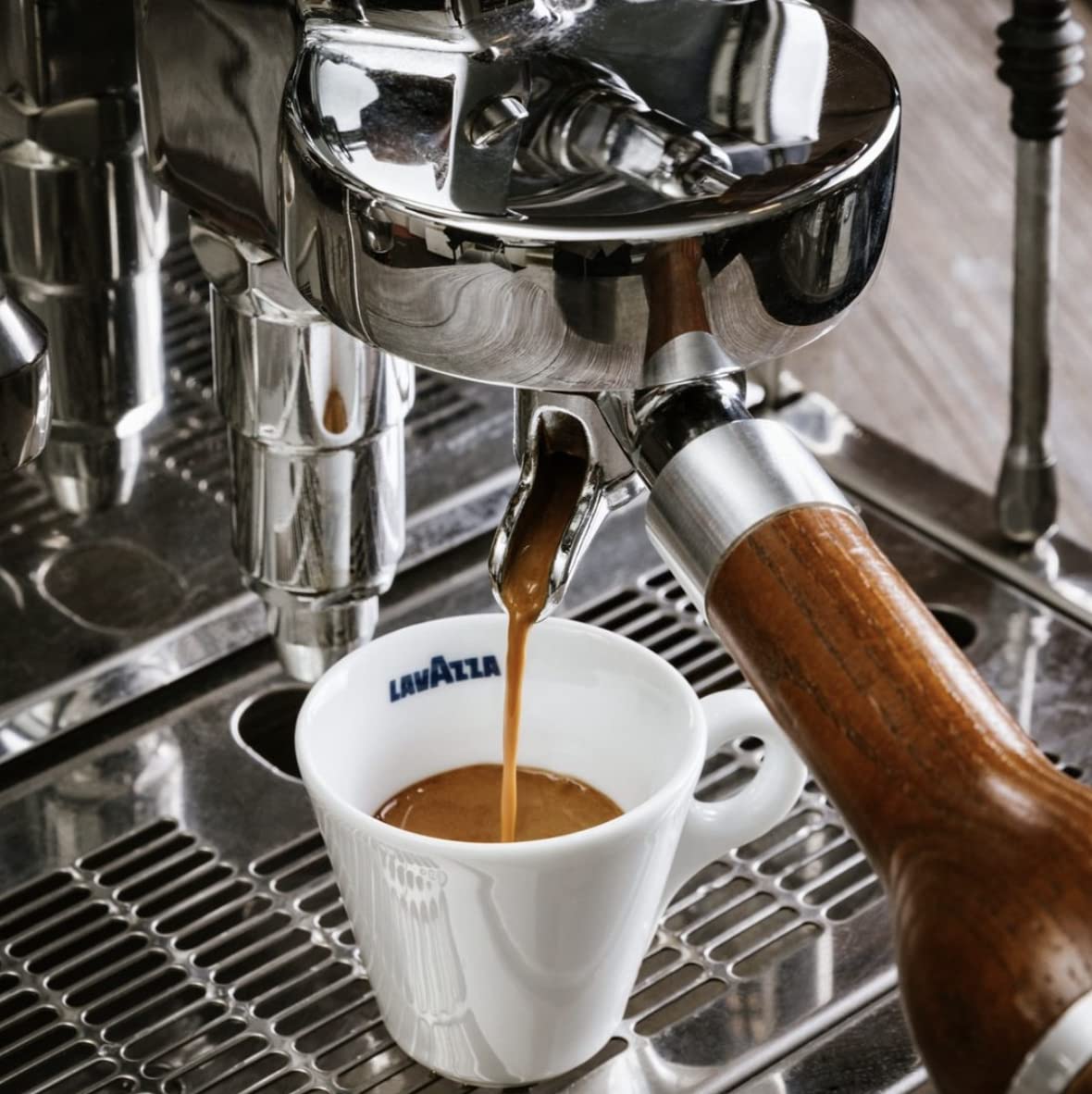 Lavazza Super Crema Whole Bean Coffee - Medium Espresso Roast, Premium Arabica & Robusta Blend, 2.2 lb Bag (Pack of 8) - Perfect for Home Brewing, Cafes & Office Coffee Stations