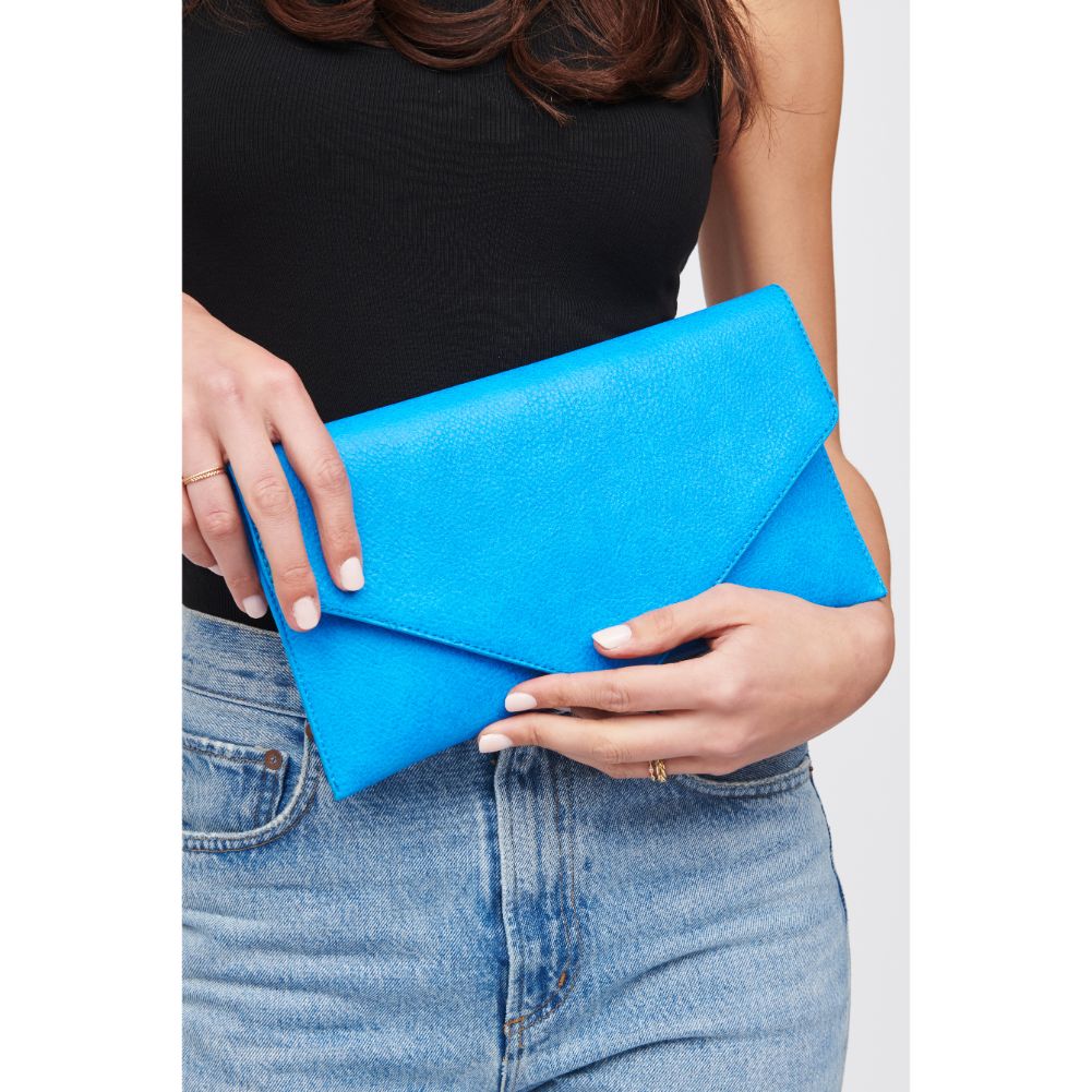 Izzy Clutch - Stylish & Compact Crossbody Bag for Women | Perfect for Everyday Use, Travel & Parties | Fashionable & Functional Handbag