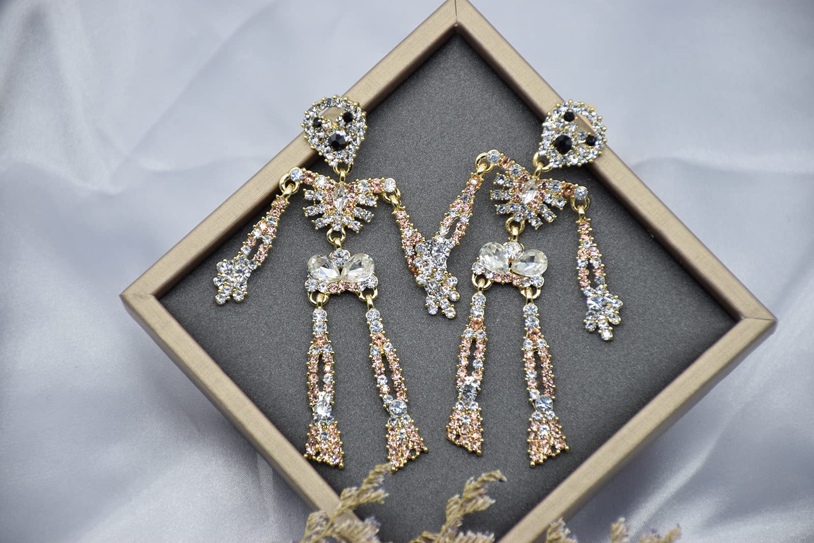 Gothic Skull Dangle Earrings for Women - Halloween Crystal Skeleton Earrings with Rhinestones, Bling Party Jewelry Set for Costume, Cosplay, and Gothic Fashion